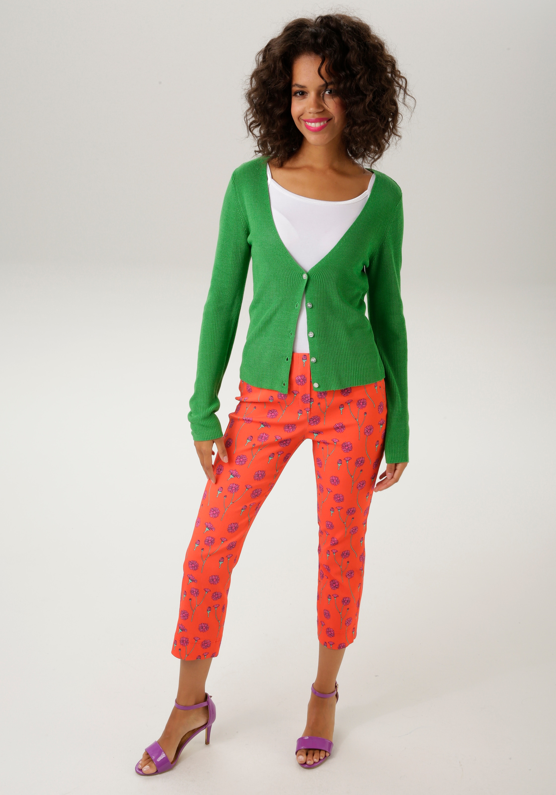 Aniston CASUAL Strickjacke, in trendiger Farbpalette