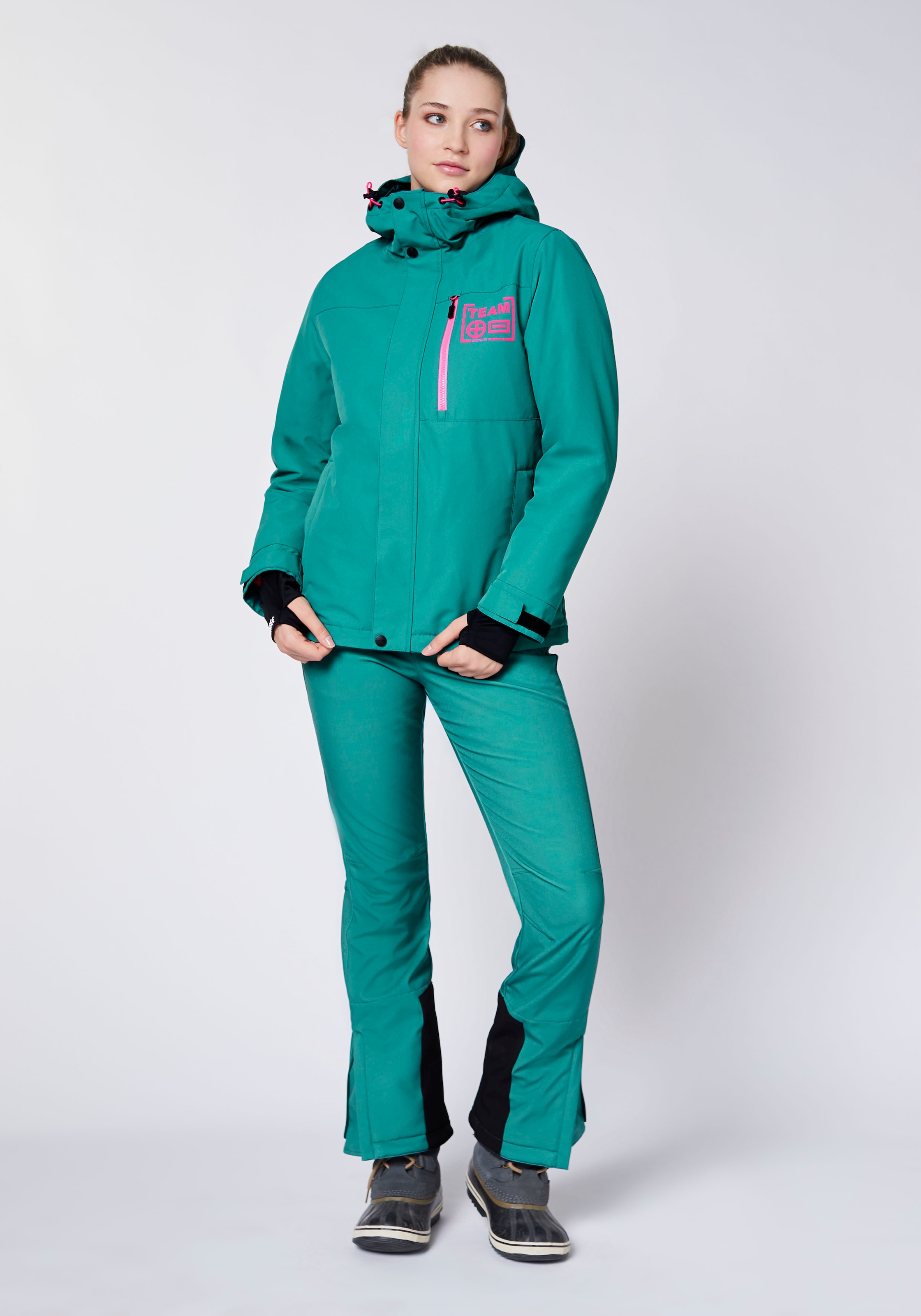 Chiemsee Skijacke mit Kapuze - mit praktischer Skipasstasche<br/>