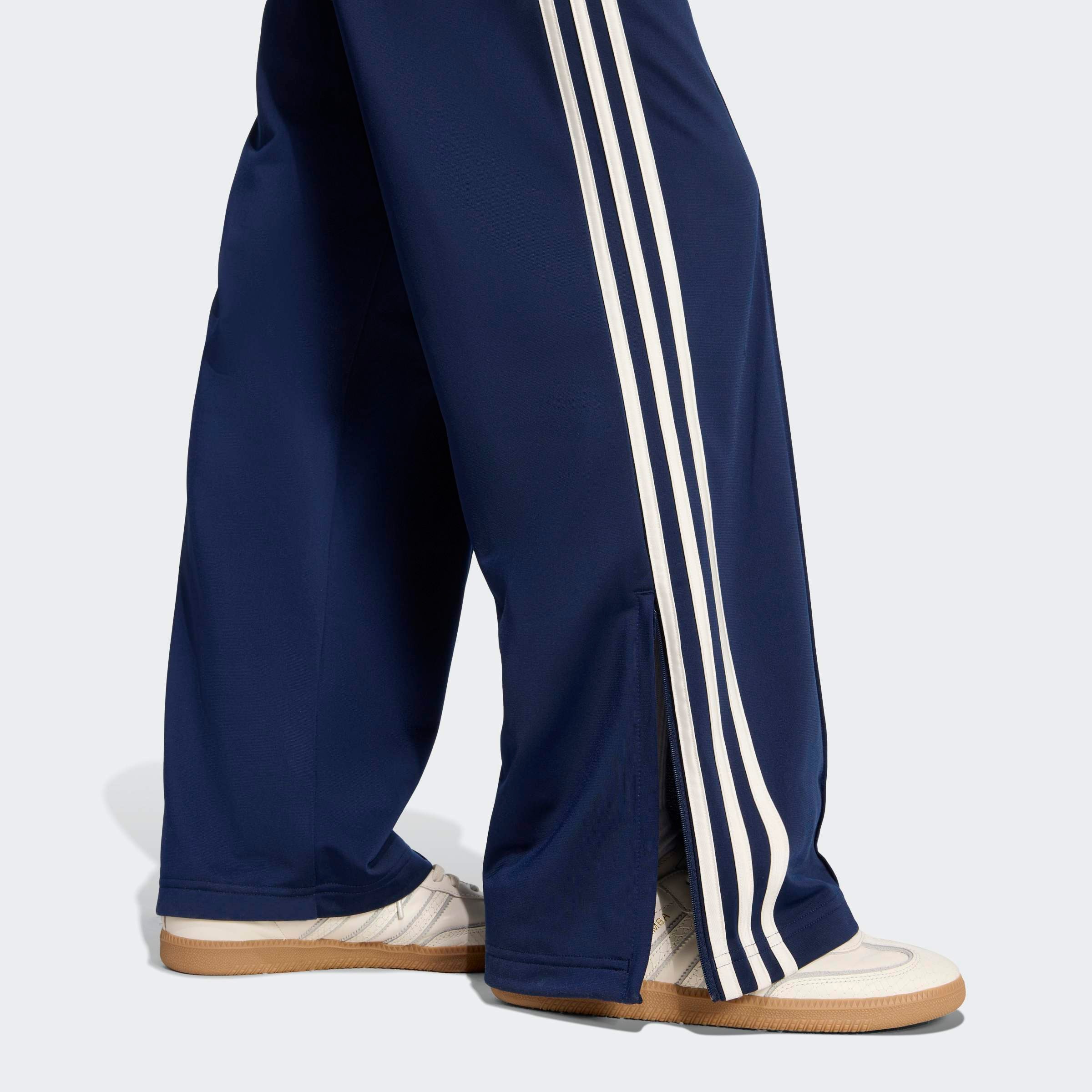 adidas Originals Sporthose »FIREBIRD LOOSE«  Firebird Loose Sporthose, lässig geschnitten
