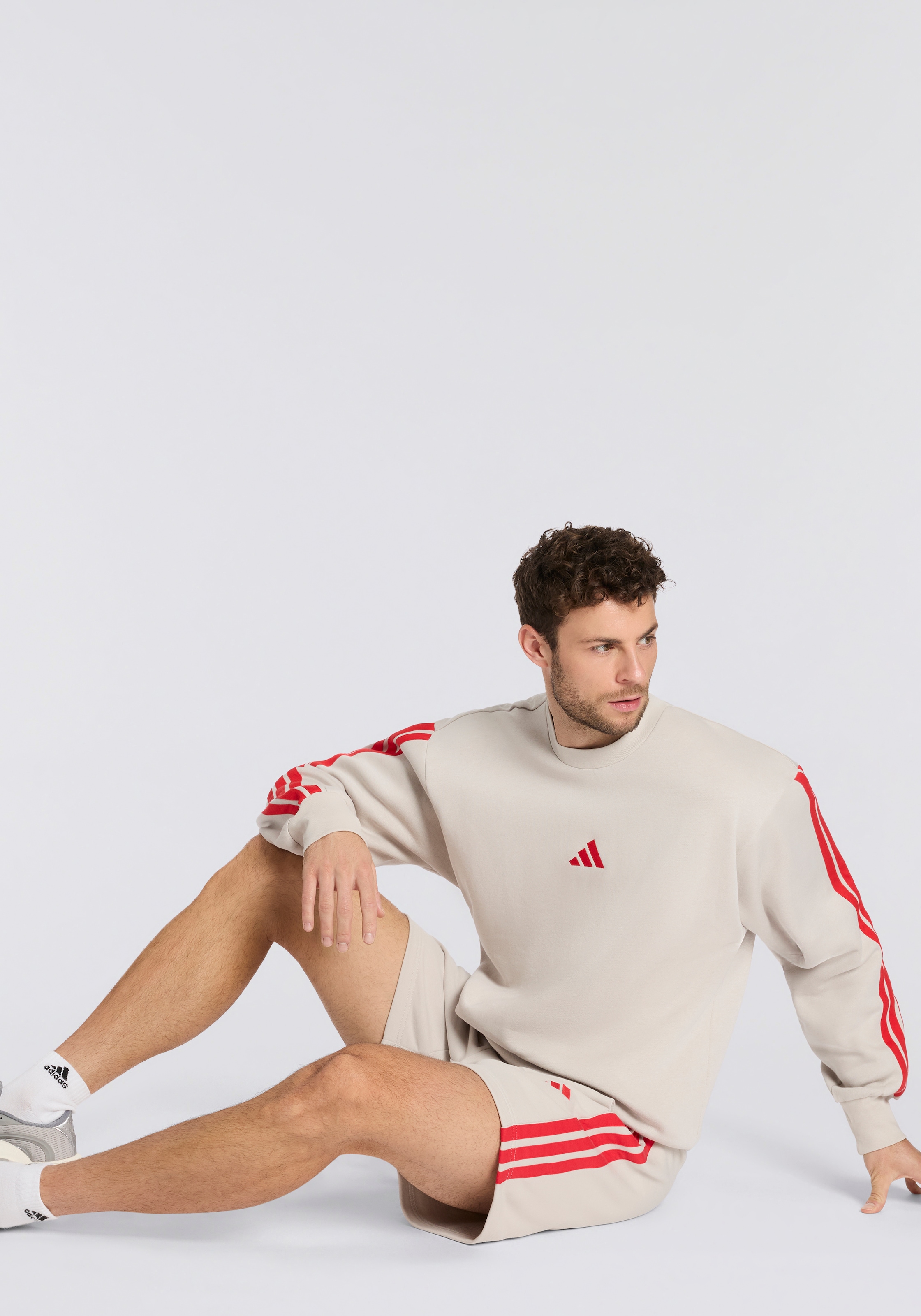 adidas Sportswear Shorts »ESSENTIALS 3-STREIFEN FRENCH TERRY«  für Laufaktivitäten und sportliche Anlässe, mit Kordelverschluss