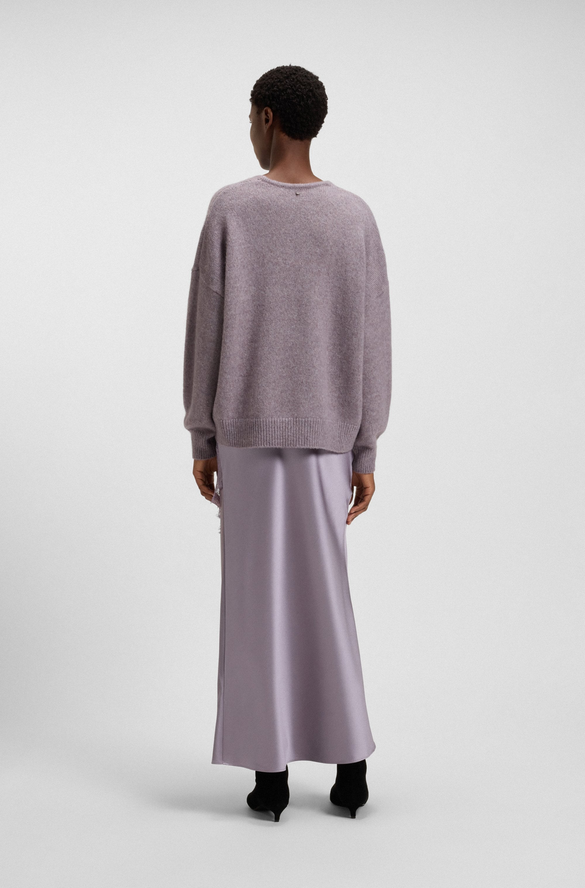 BOSS ORANGE Strickpullover »Fondyssa Premium Damenmode«, im Relaxed Fit, V-Ausschnitt
