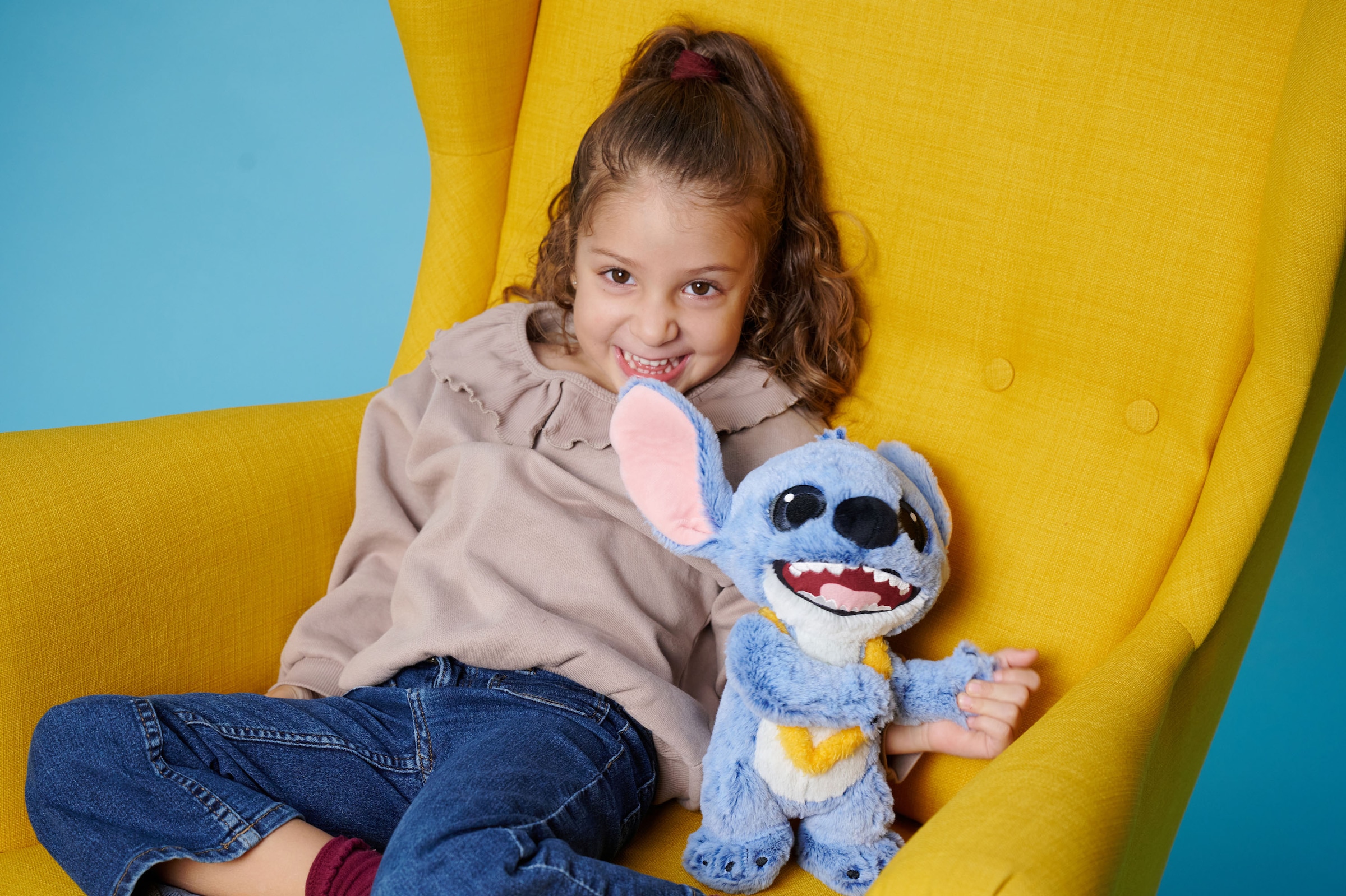 SIMBA Plüschfigur »Stitch Live Action m. Lei-Kette, 25 cm«