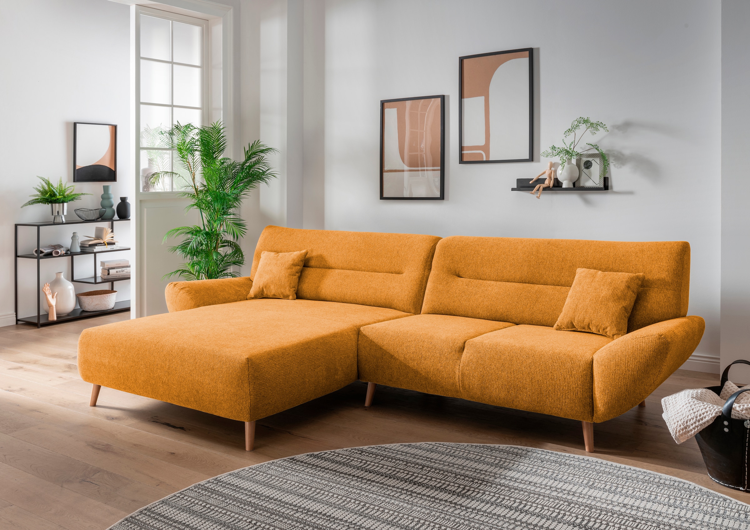 Home affaire Ecksofa »Drago, elegant und zeitlos, komfortabel, Holzfuß, L-Form« frei im Raum stellbar, inkl. 2 Zierkissen