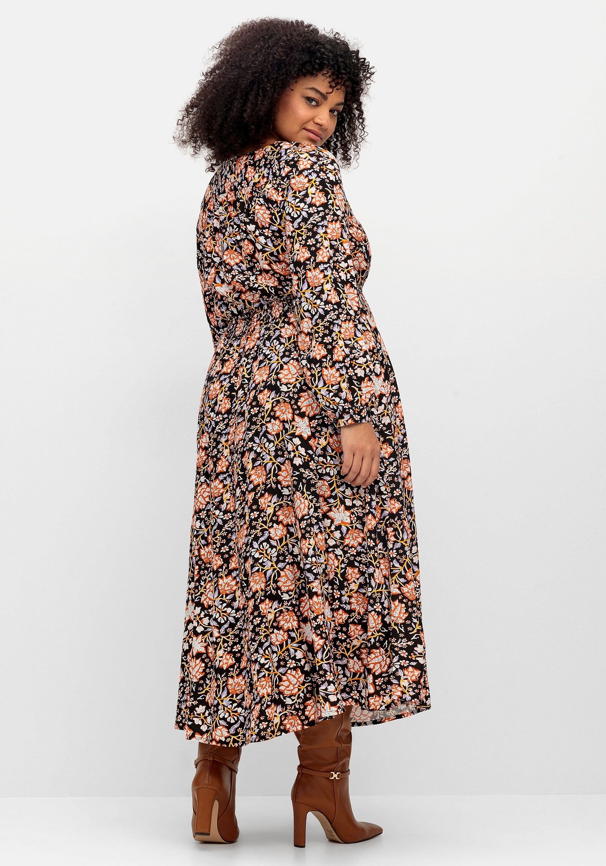Sheego Maxikleid »Maxikleid mit Blumenprint und gesmokter Taille«