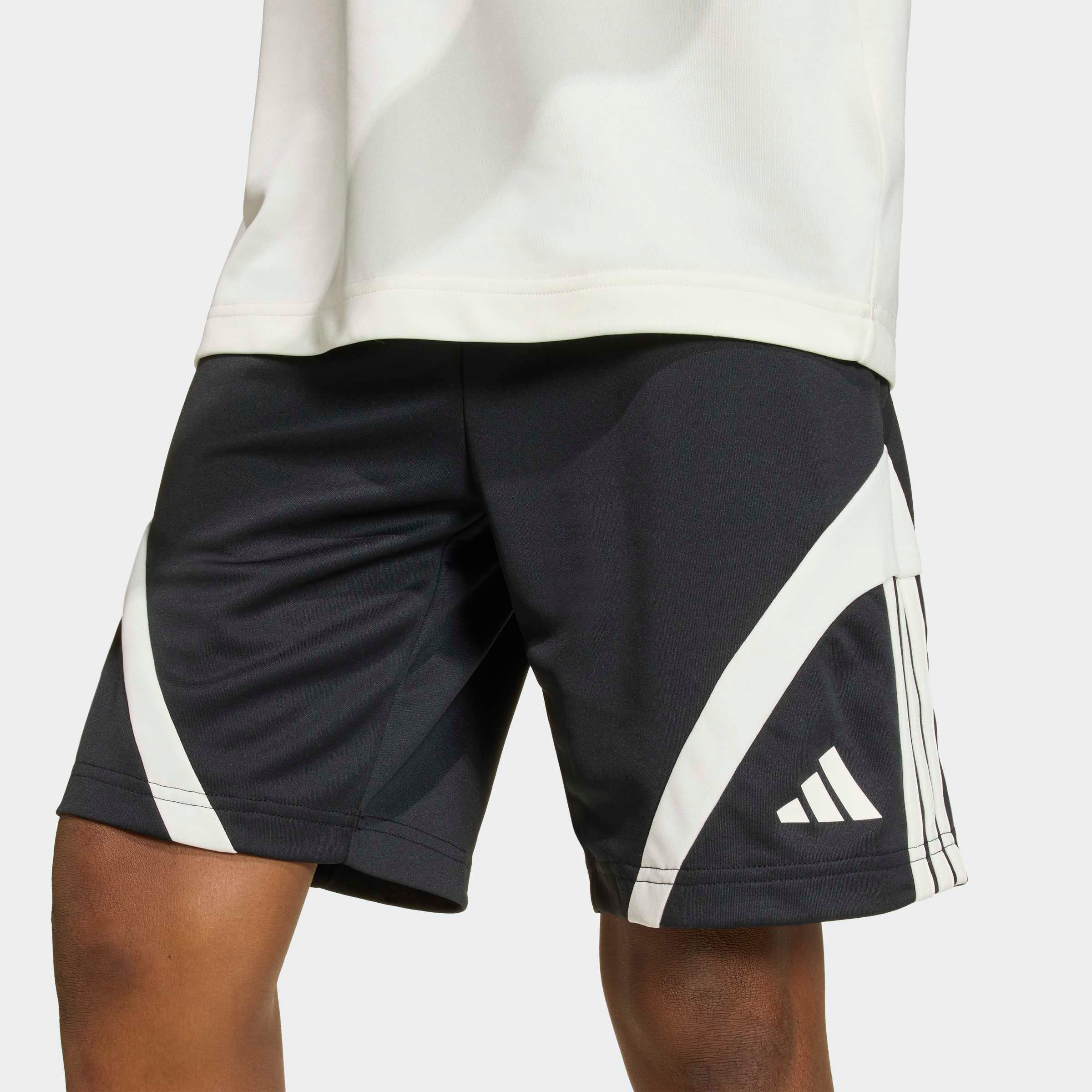 adidas Sportswear Shorts »HOUSE OF TIRO«