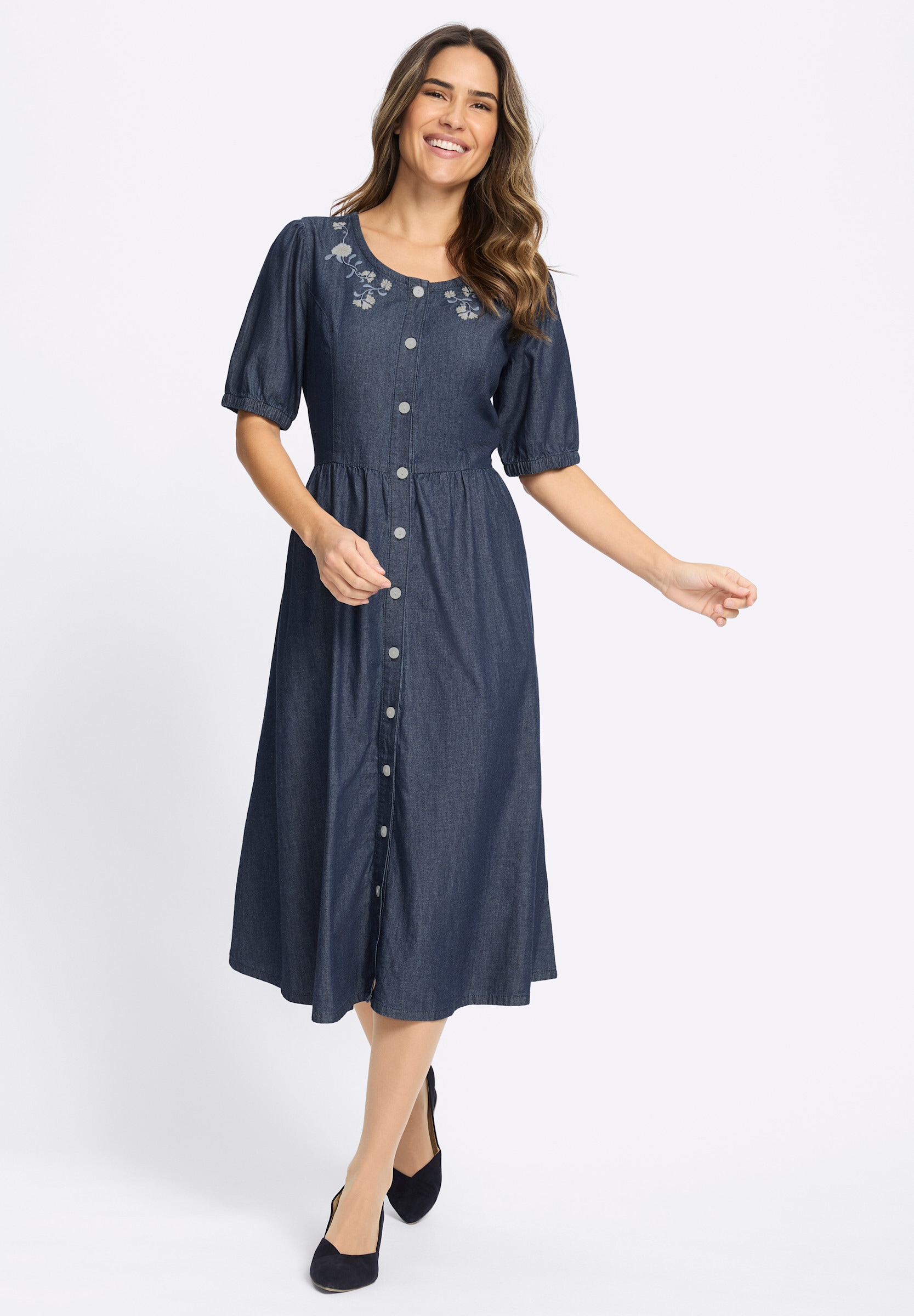 Sieh an! Trachtenkleid »Jeans-Kleid Trachtenkleid mit floraler Stickerei« Ohne Taschen