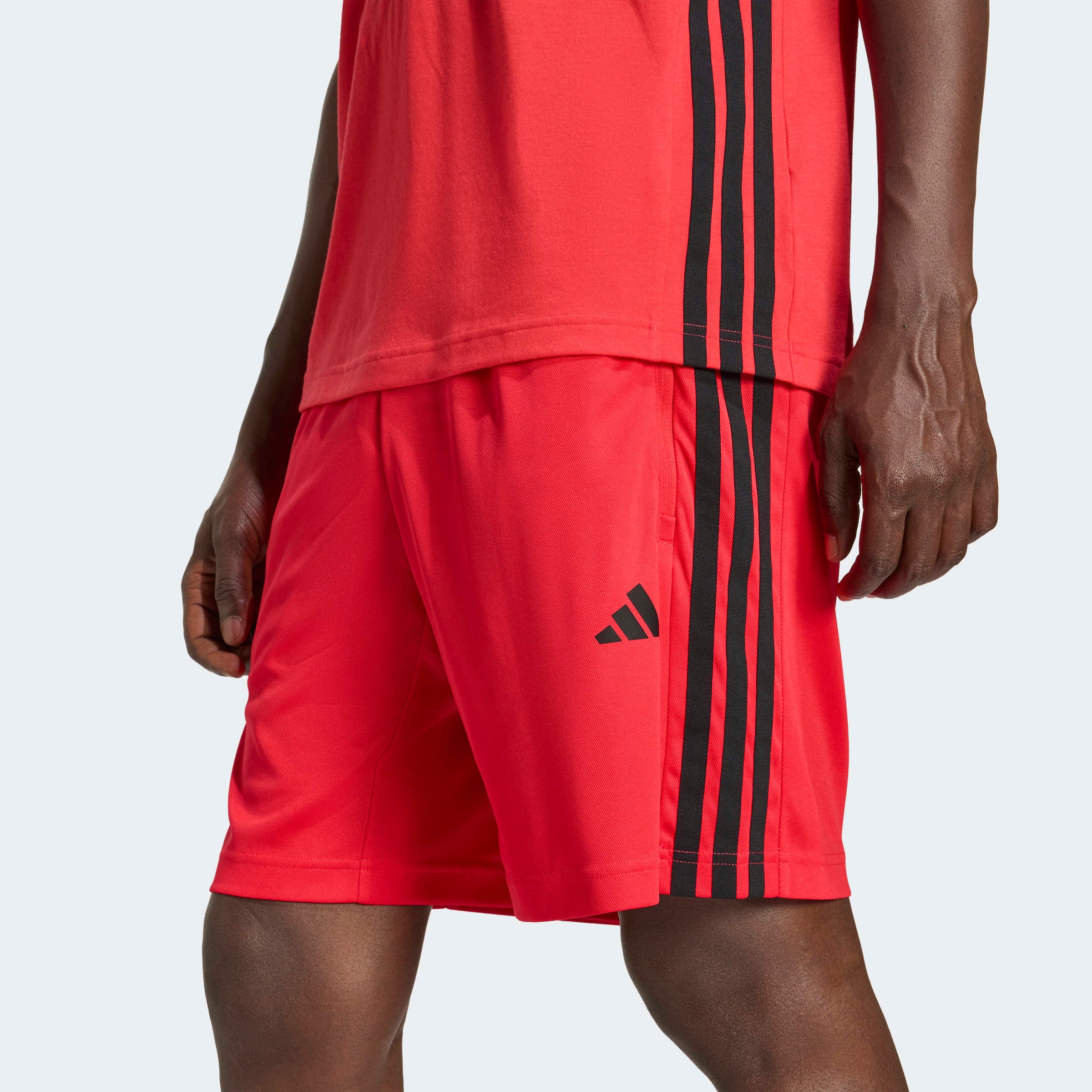 adidas Performance Shorts »WORKOUT ESSENTIALS BASE 3-STREIFEN PIKEE-, 23 CM«  sportlicher Stil, für sportliche Aktivitäten, aus Polyester