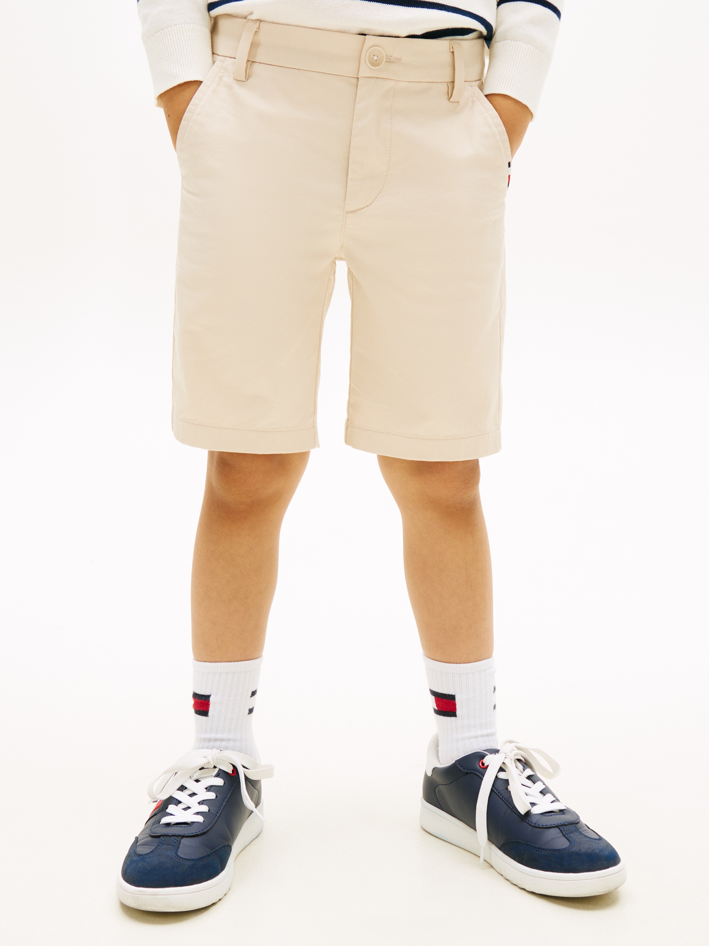 Tommy Hilfiger Shorts »1985 CHINO SHORT«  mit Logostickerei