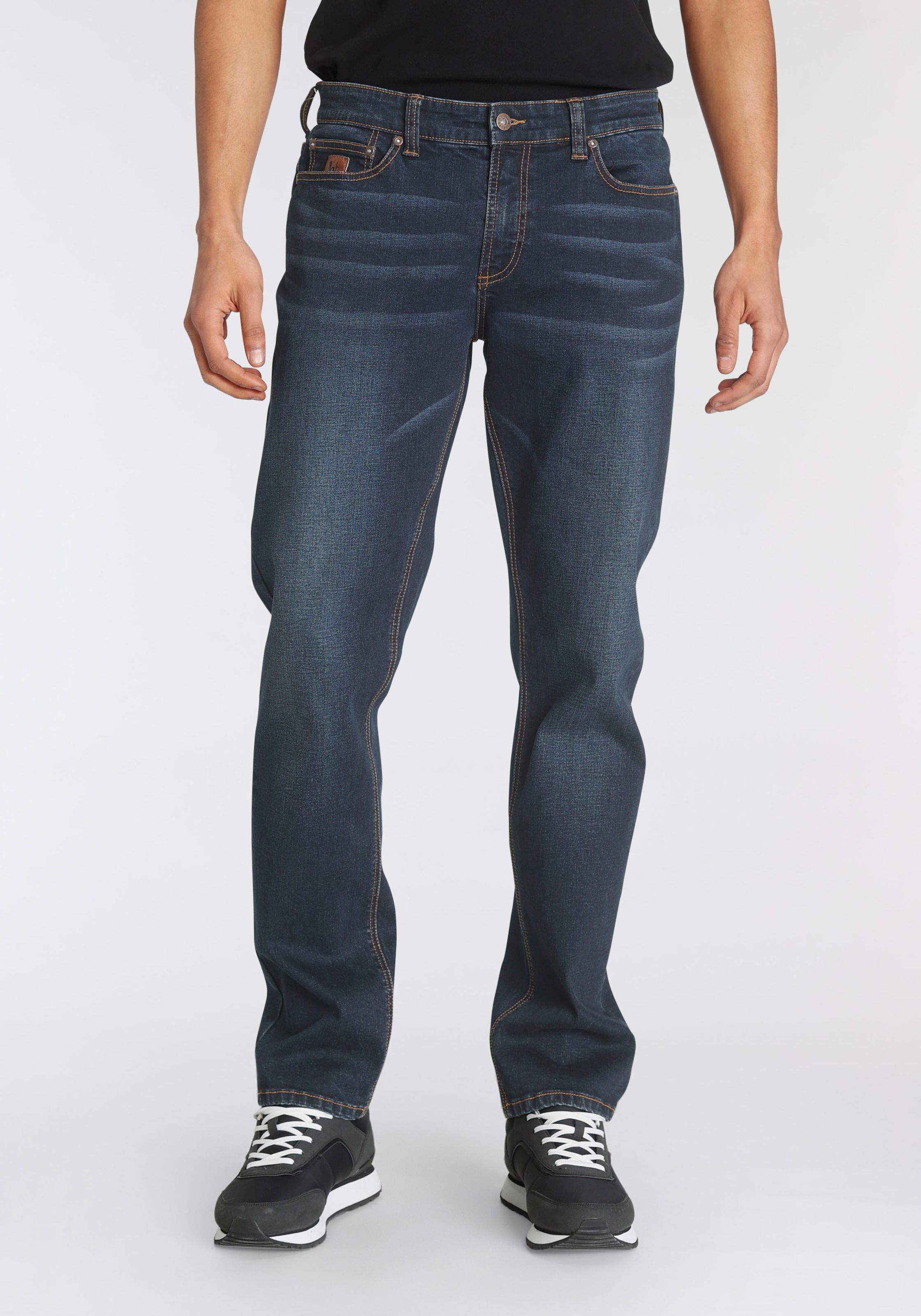 Bruno Banani Straight-Jeans »Hutch«, gerade Beinform, teilweise mit modischen Destroyed-Effekten