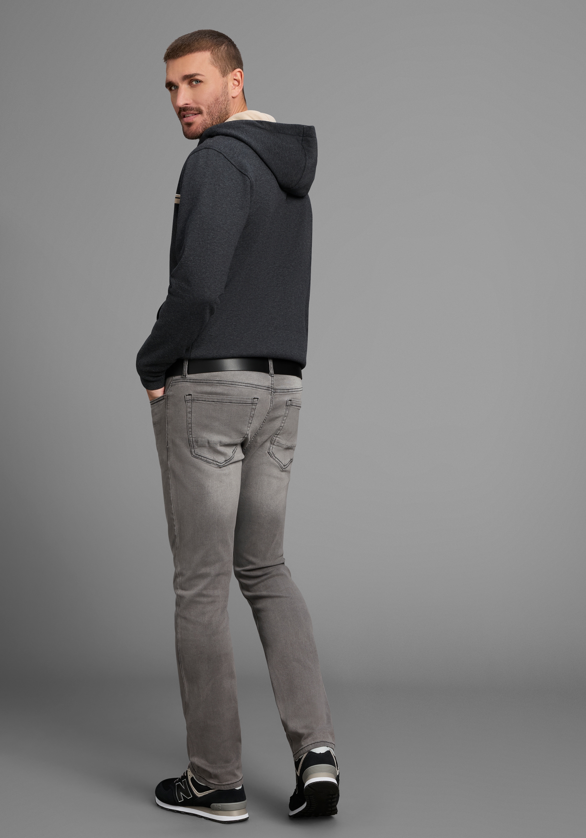 Bruno Banani Straight-Jeans »Hutch«, gerade Beinform, teilweise mit modischen Destroyed-Effekten