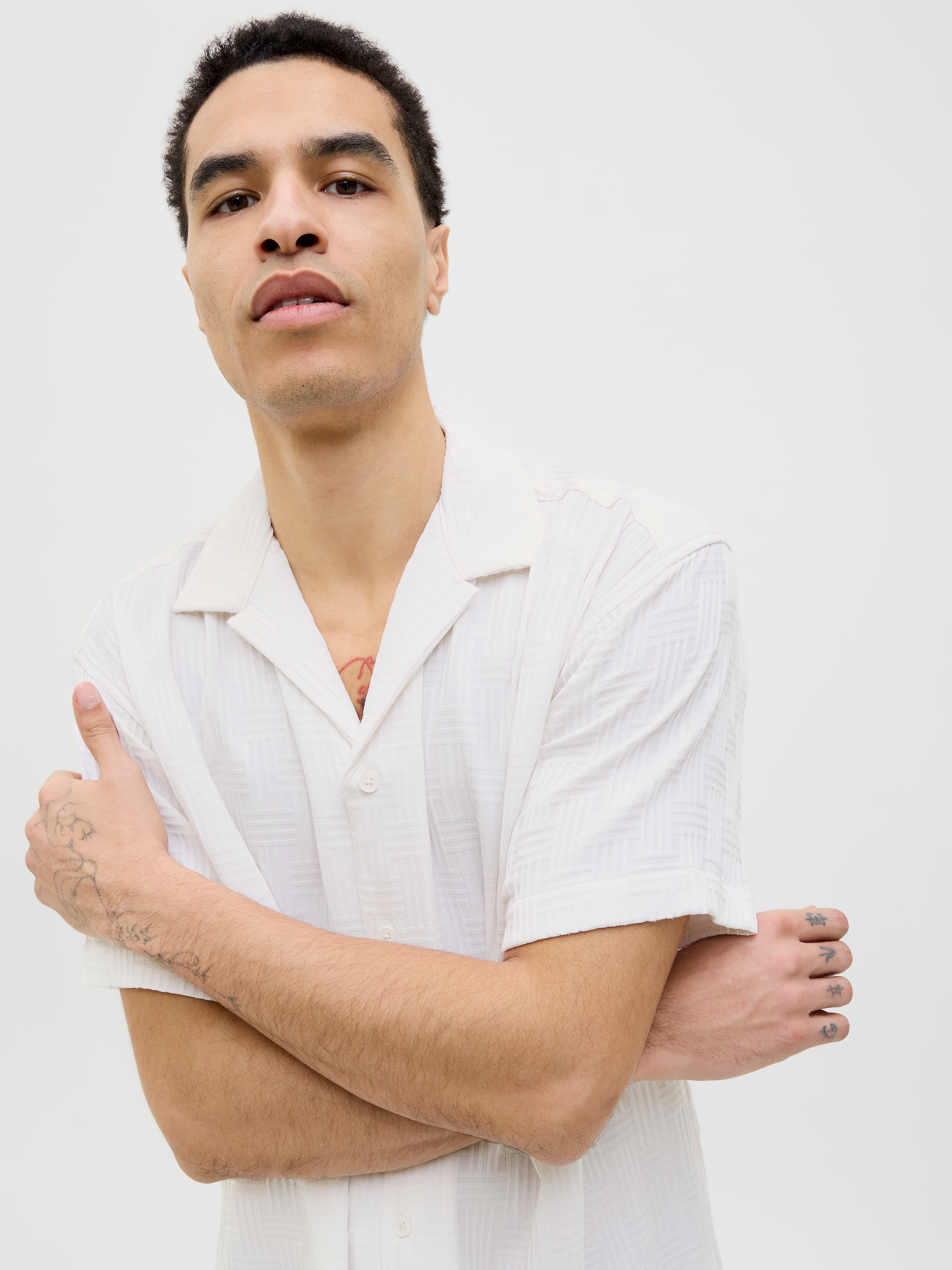 Jack & Jones Kurzarmhemd »JJEMATTEO RESORT SHIRT SS SN«, mit Resort Kragen