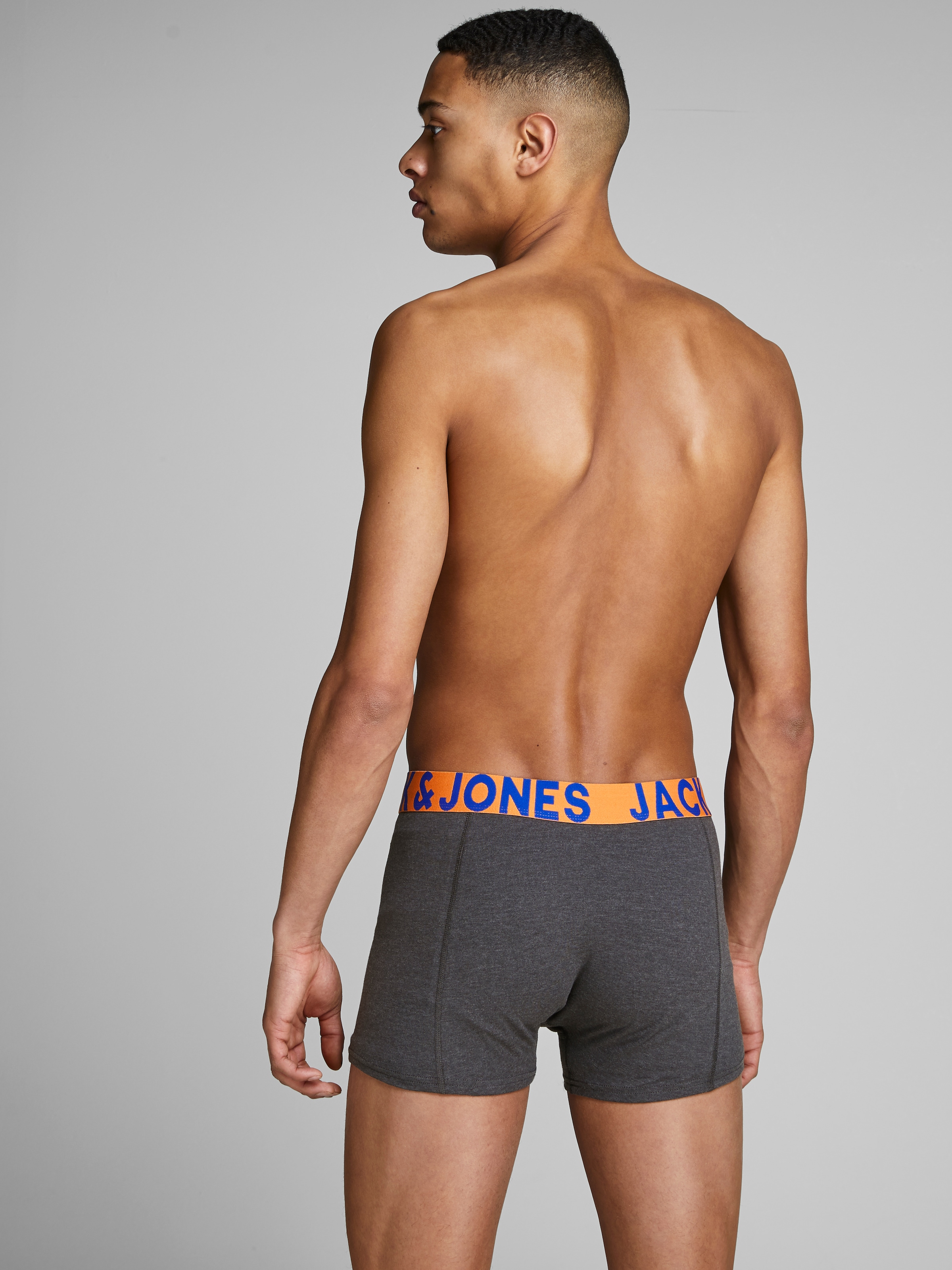 Jack & Jones Boxer »JACCRAZY im Dreierpack mit kontrastfarbenem Bund und Stretchkomfort« Packung, 3 Stk. unifarben mit Farbeinsatz, modisch, eng anliegend, Baumwollmischung