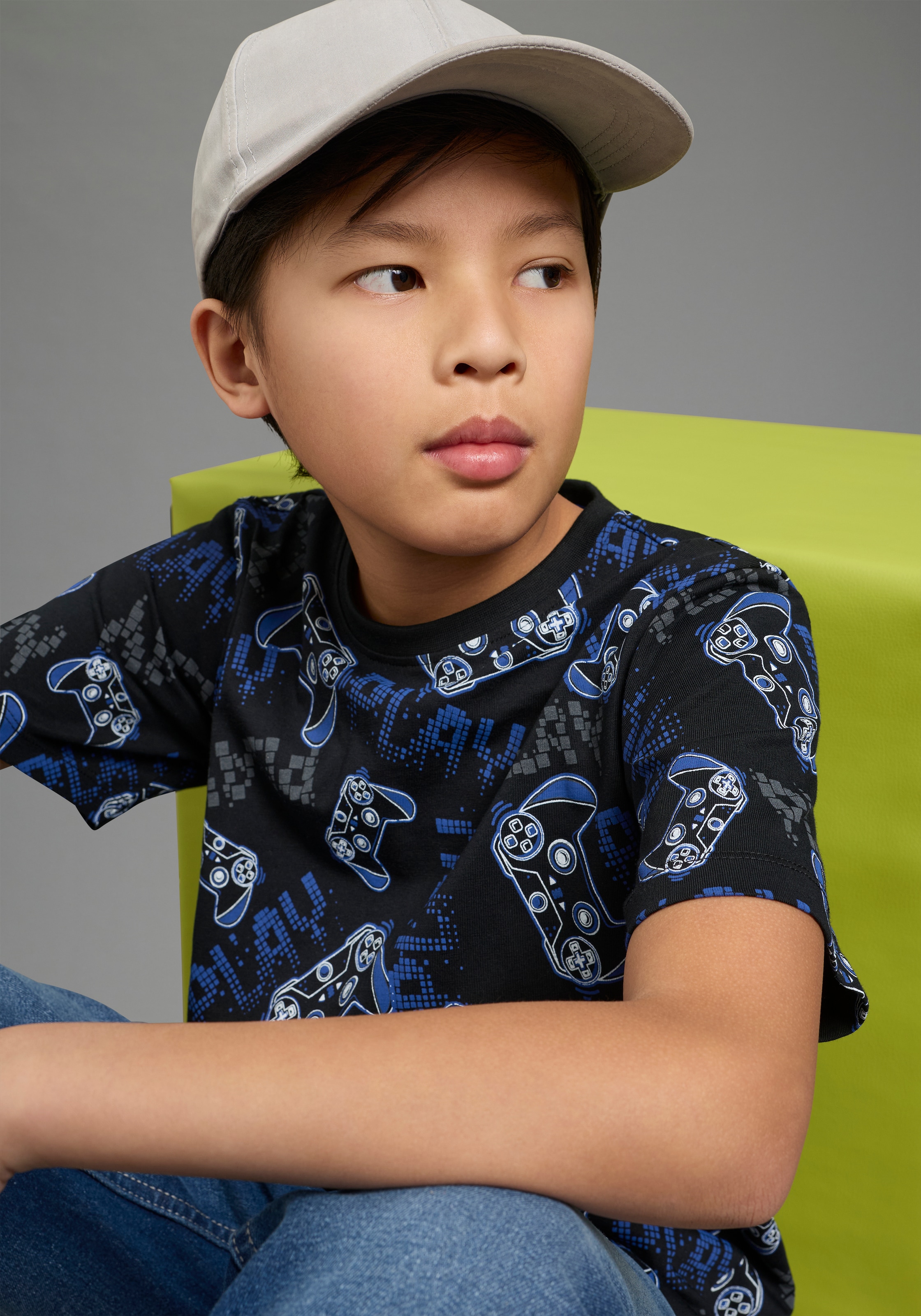 KIDSWORLD T-Shirt »2er Pack Shirts mit Gamer/Controller Print« Packung, 2, 2 tlg. Basic Passform, Rundhalsausschnitt, Allover-Druck, aus Baumwolle