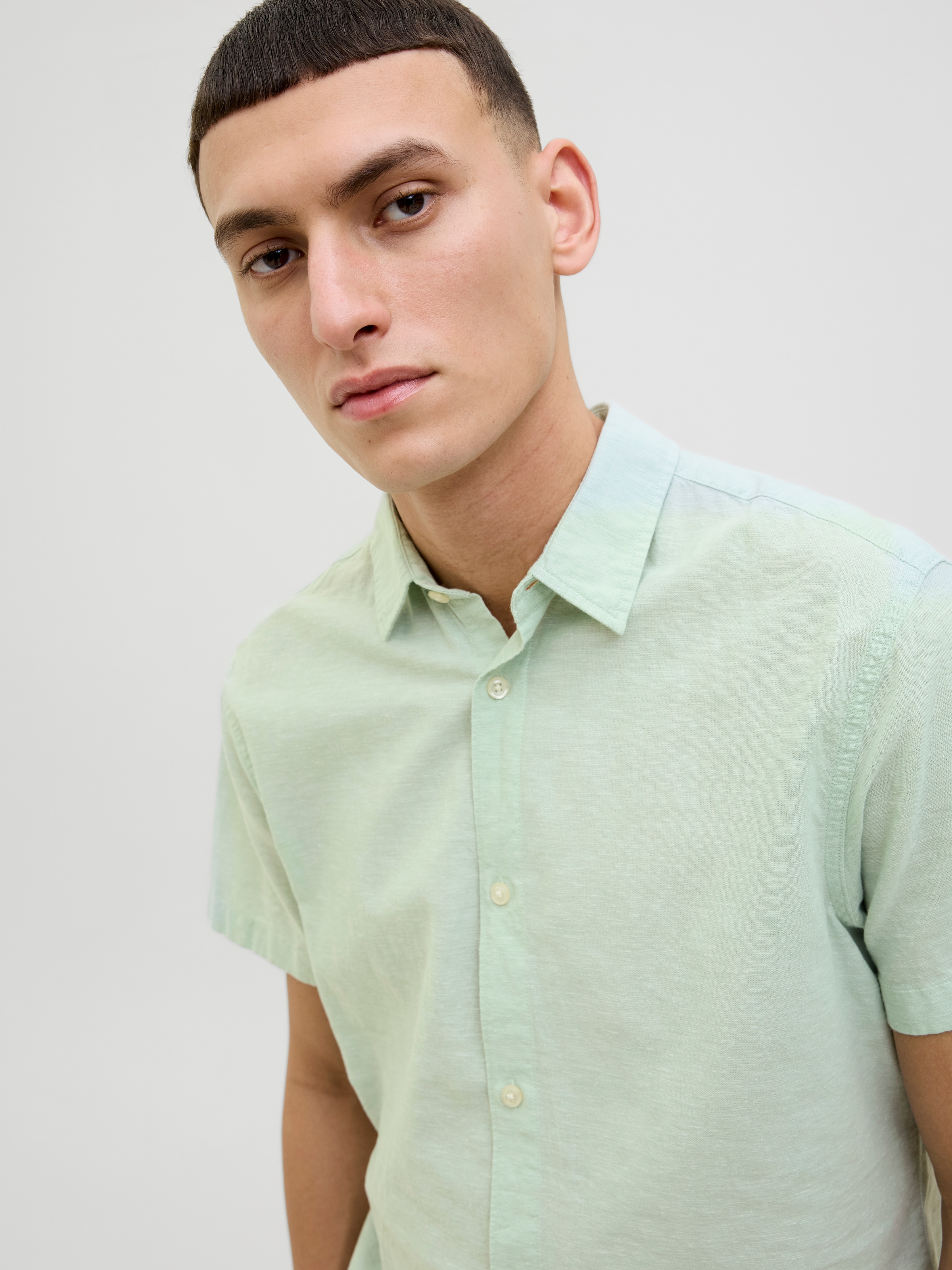 Jack & Jones Kurzarmhemd »JJEBREEZE SHIRT SS SN«, mit Hemdkragen