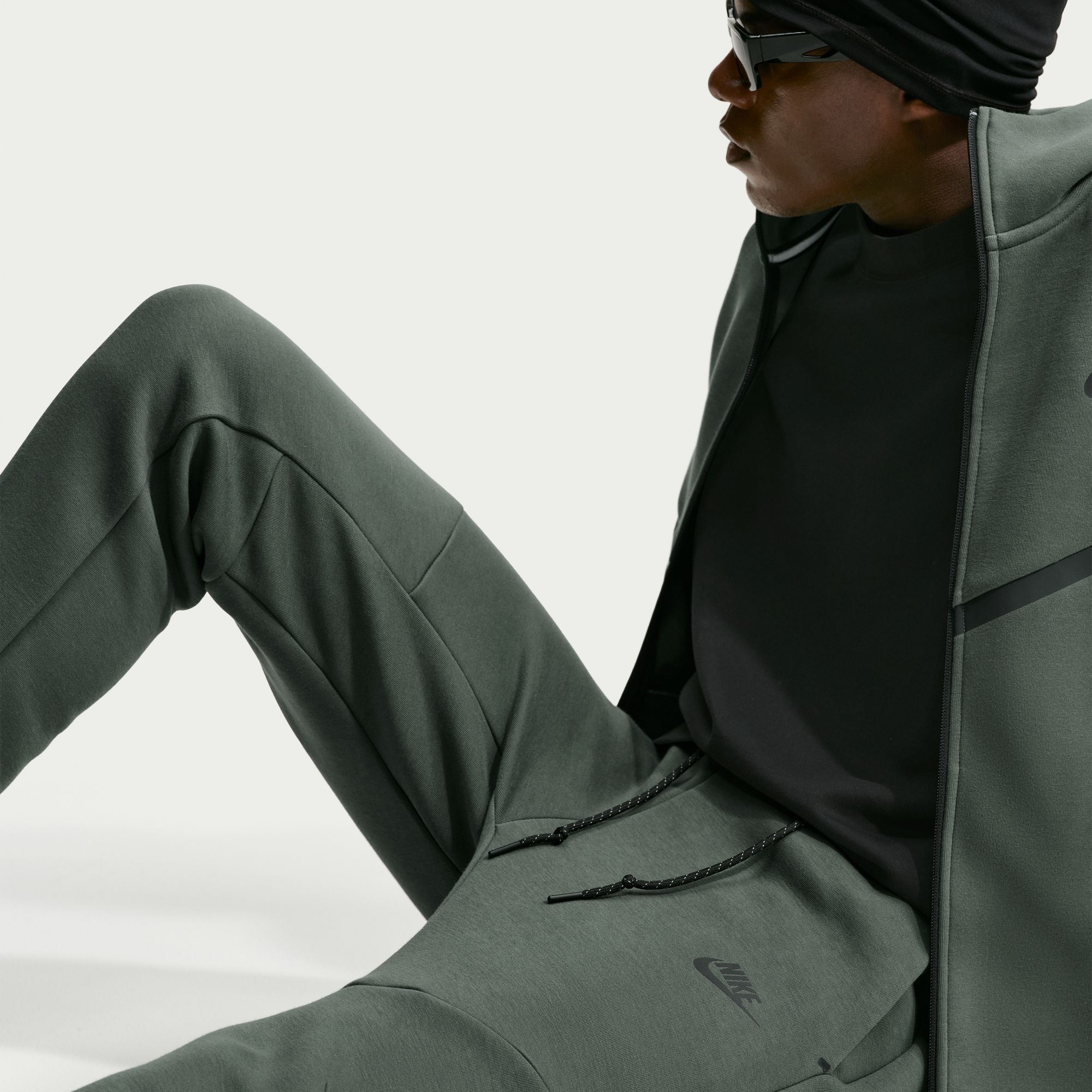 Nike Sportswear Sporthose »M NK TCH FLC JGGR«  mit schmalem Schnitt, aus Baumwollmischung