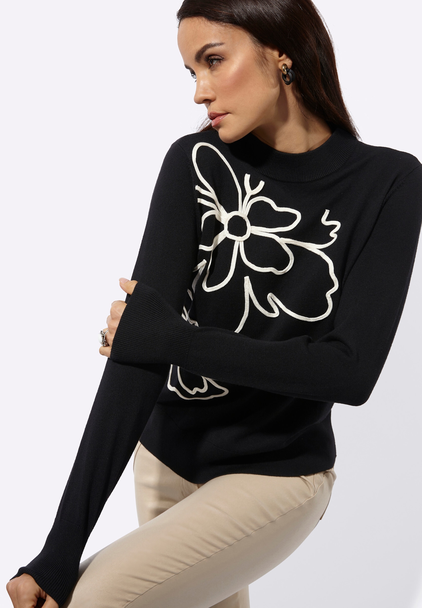 creation L Strickpullover »Pullover Langarm-Pullover mit platziertem Blumenmotiv«