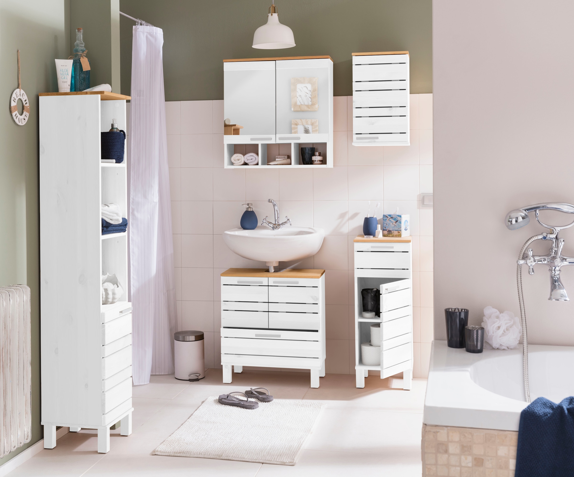 Home affaire Spiegelschrank »JOSIE«, Breite 60 cm, aus Massivholz, verstellbarer Einlegeboden, Metallgriffe