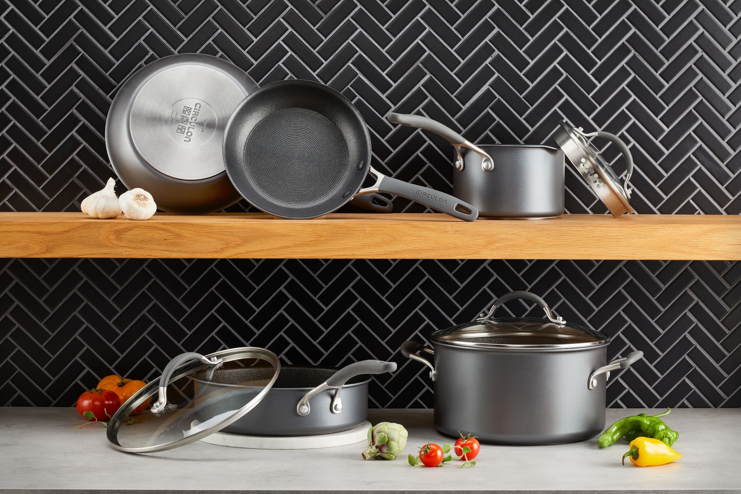Circulon Topf-Set »Circulon A1 Topf- und Bratset, 8-tlg.« Set, 2 Pfannen, 3 Töpfe, 3 Deckel, 8 Stk. tlg. Aluminium | Edelstahl