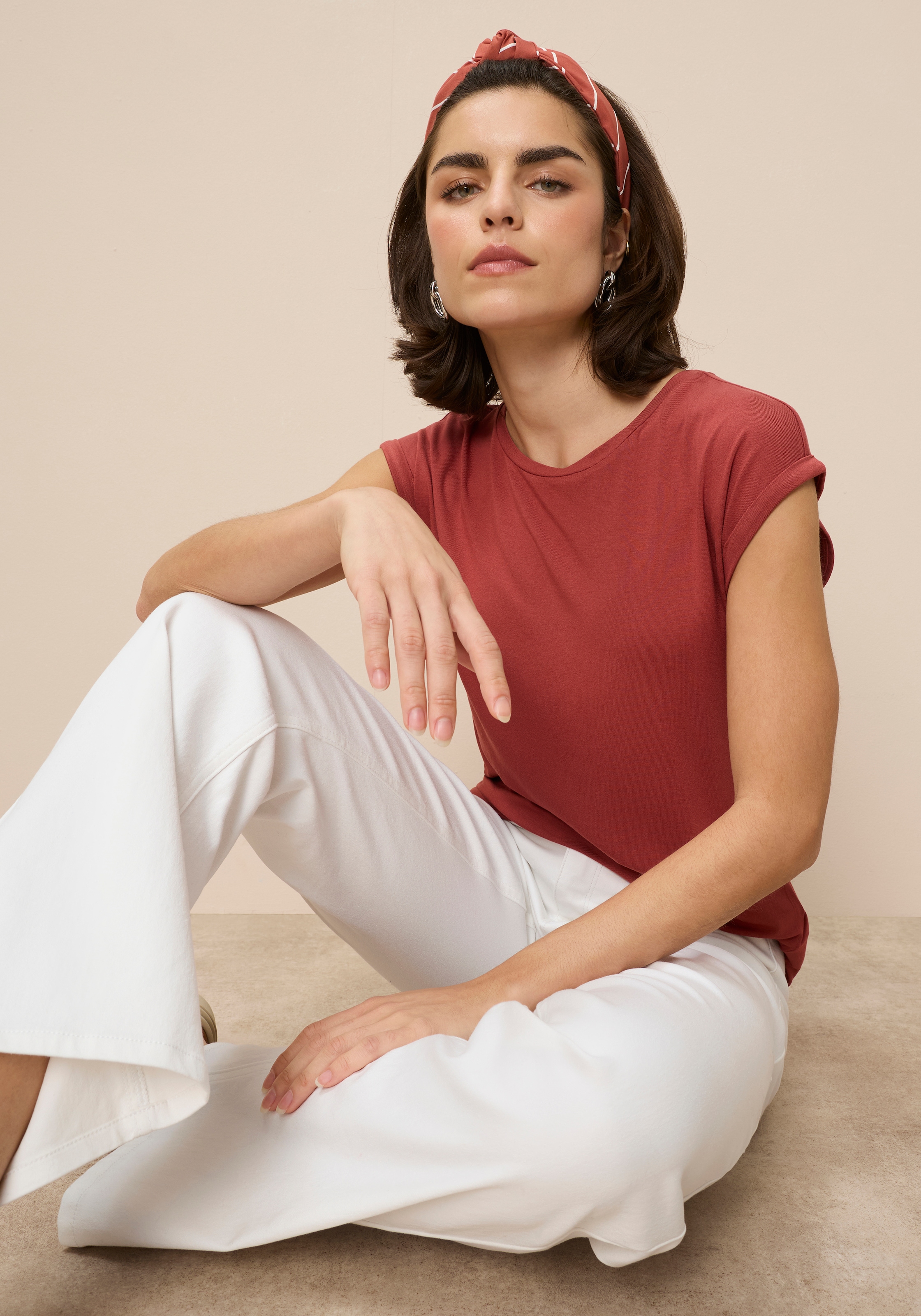 Tamaris T-Shirt Regular Fit, mit überlappenden Schultern, Kurzarm mit Aufschlag