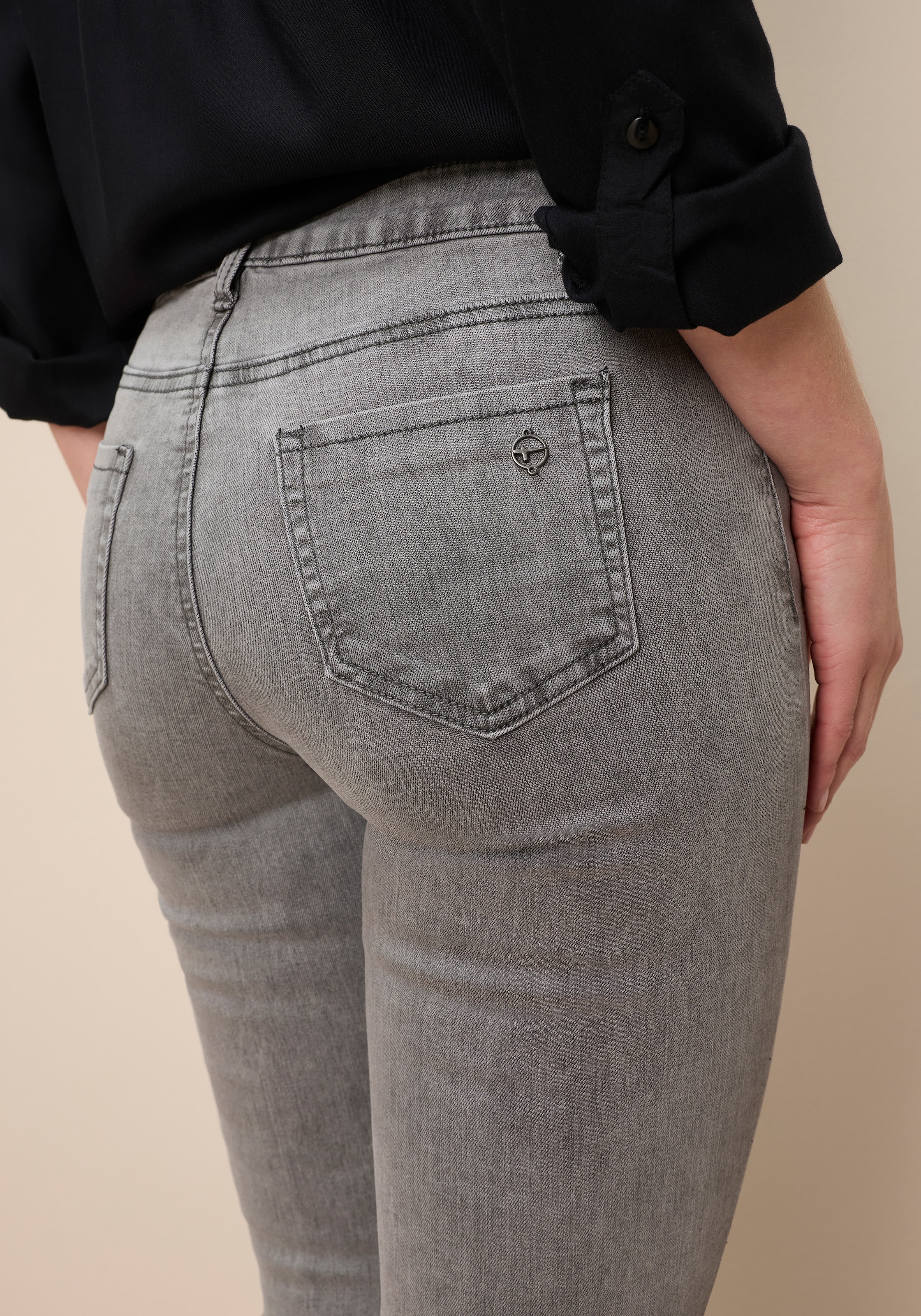 Tamaris Skinny-fit-Jeans schmale Beinweite, mit Gürtelschlaufenbund, mit Metallreißverschluss