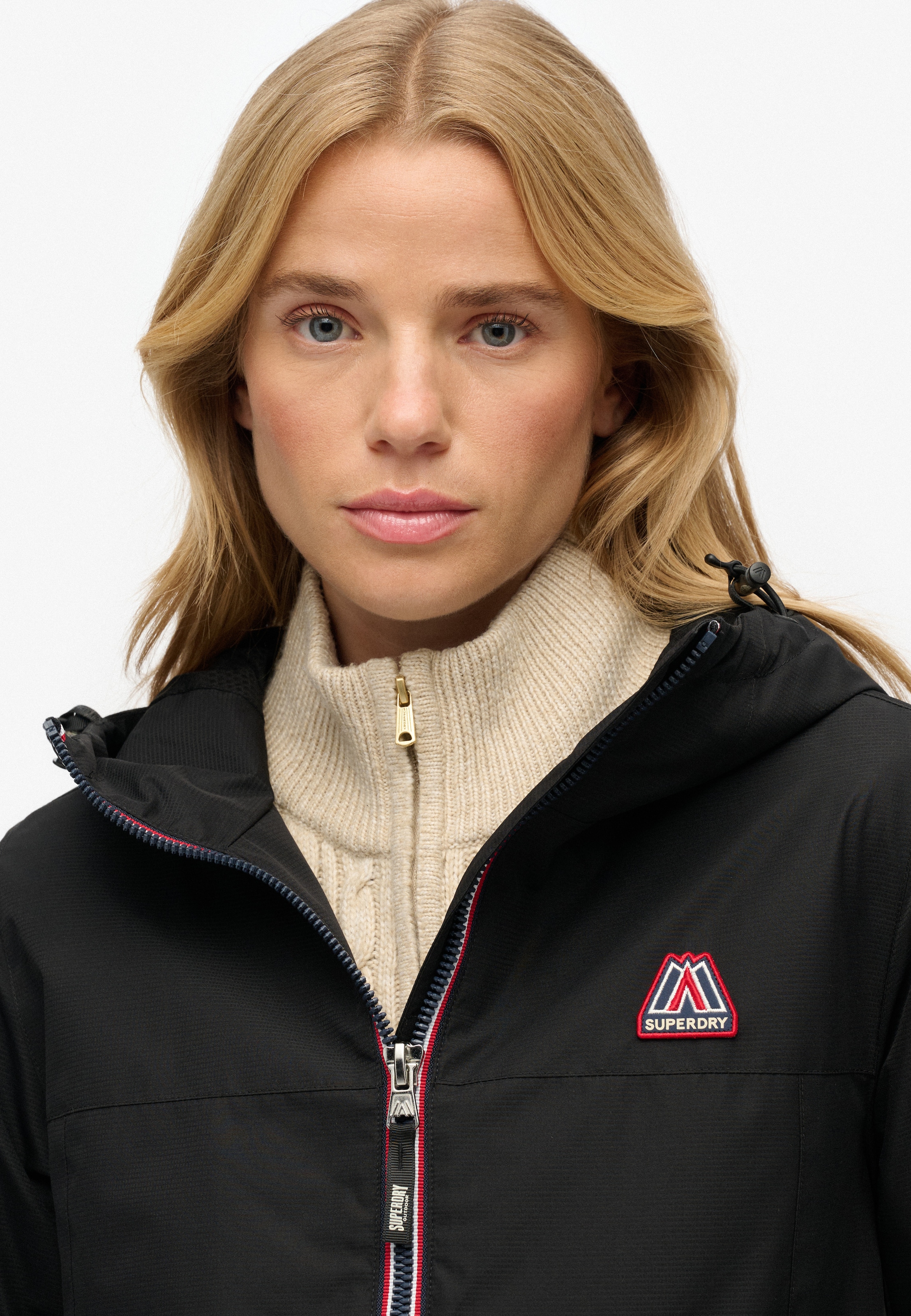 Superdry Outdoorjacke »ESSENTIAL TRI WINDBREAKER JKT« mit Kapuze