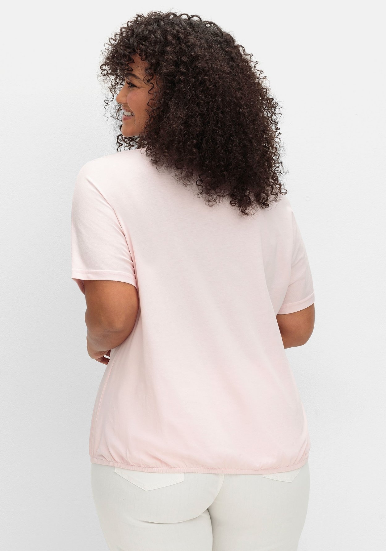 Sheego Rundhalsshirt »Shirt mit Blumen-Frontprint«