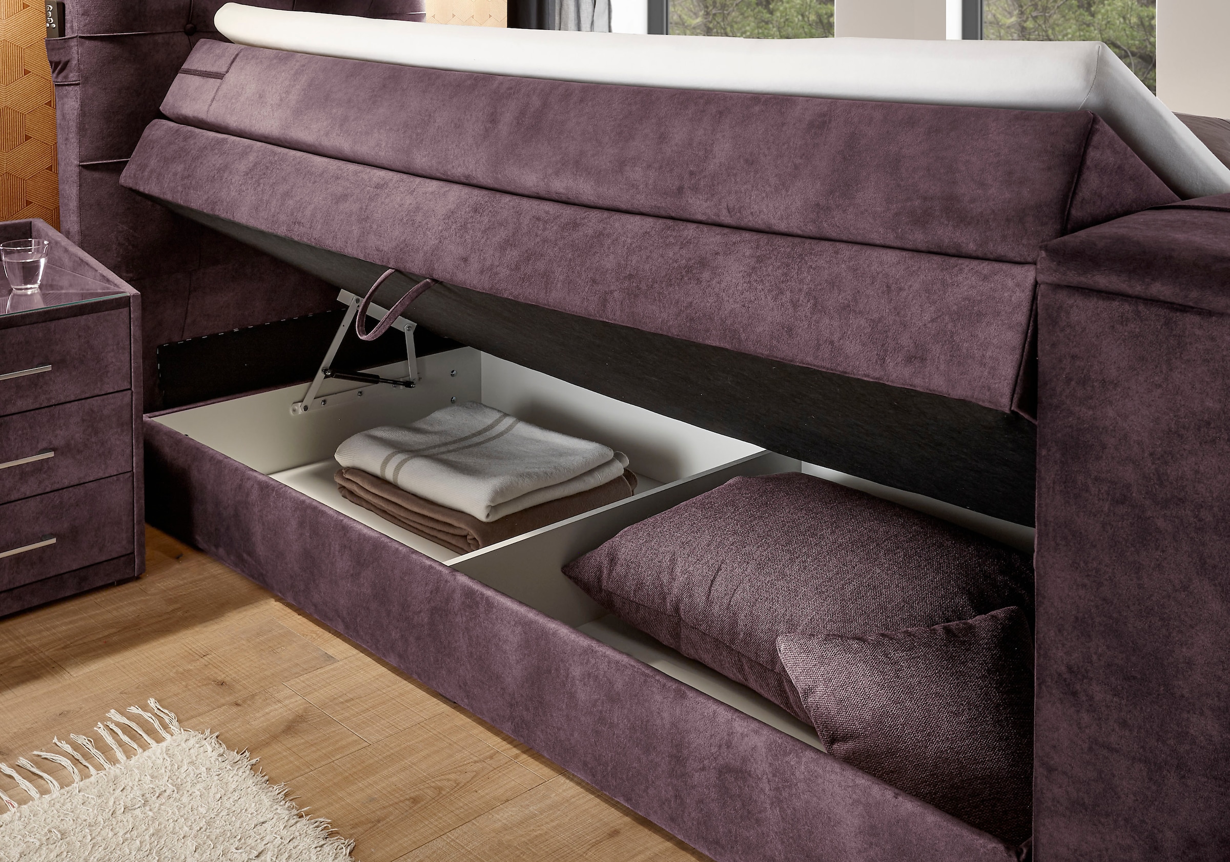 set one by Musterring Boxspringbett »Richmond«, mit Duo-Matratze (H2/H3), versenkbarer TV-Halterung (bis 40 Zoll) und Fernbedienung. Wahlweise mit/ohne Bettkasten