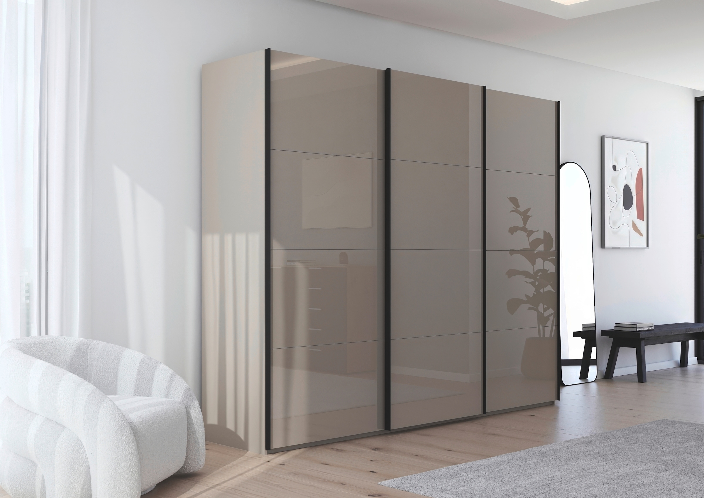 rauch Schwebetürenschrank »Kleiderschrank Schrank Garderobe Schlafzimmerschrank SCALE-FYRA«, edle viergeteilte Türen mit Glas-Front viele Farben MADE IN GERMANY