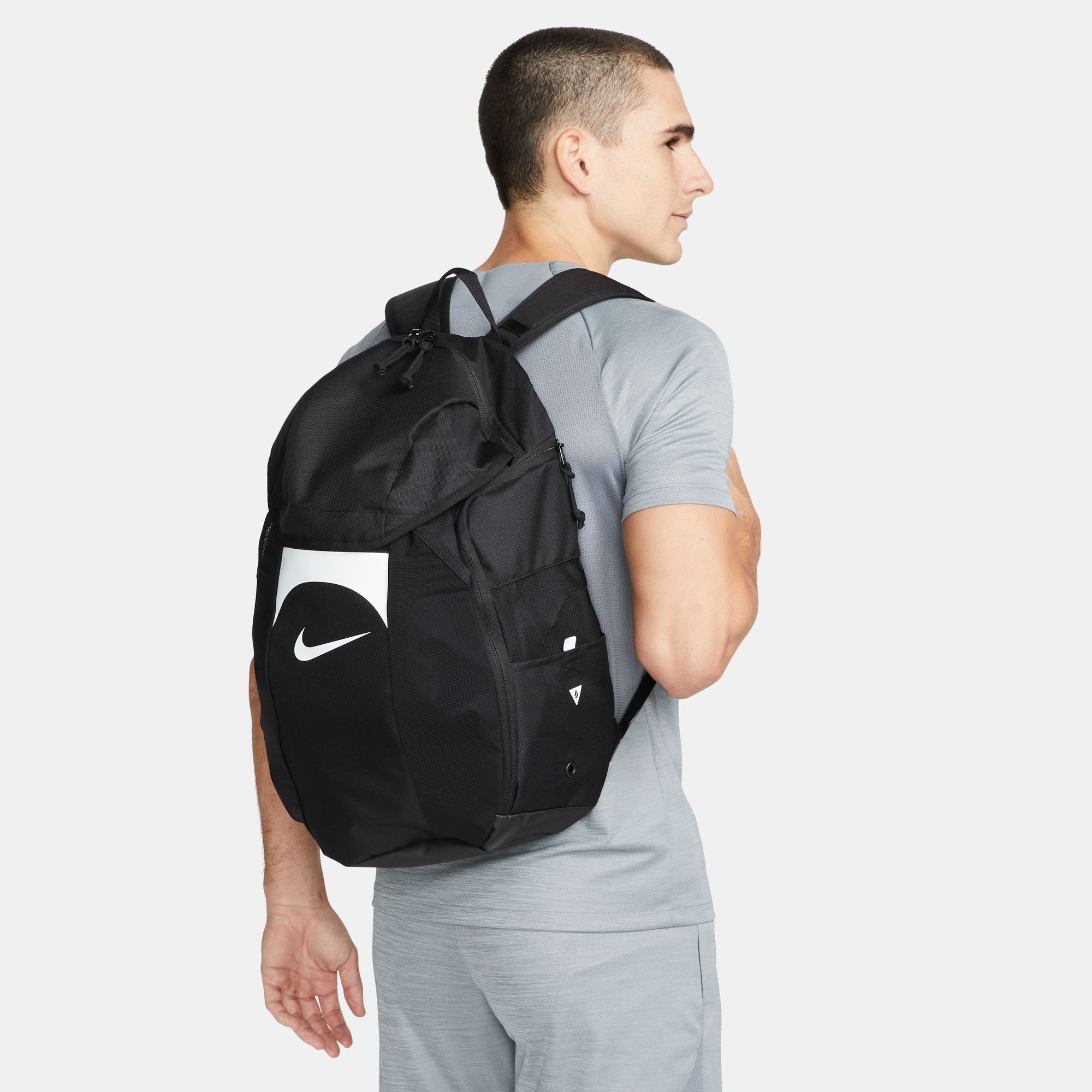 Nike Sportrucksack »NK ACDMY TEAM BKPK 2.3« für Training, 30 Liter Volumen, mit Vordertasche für Ball