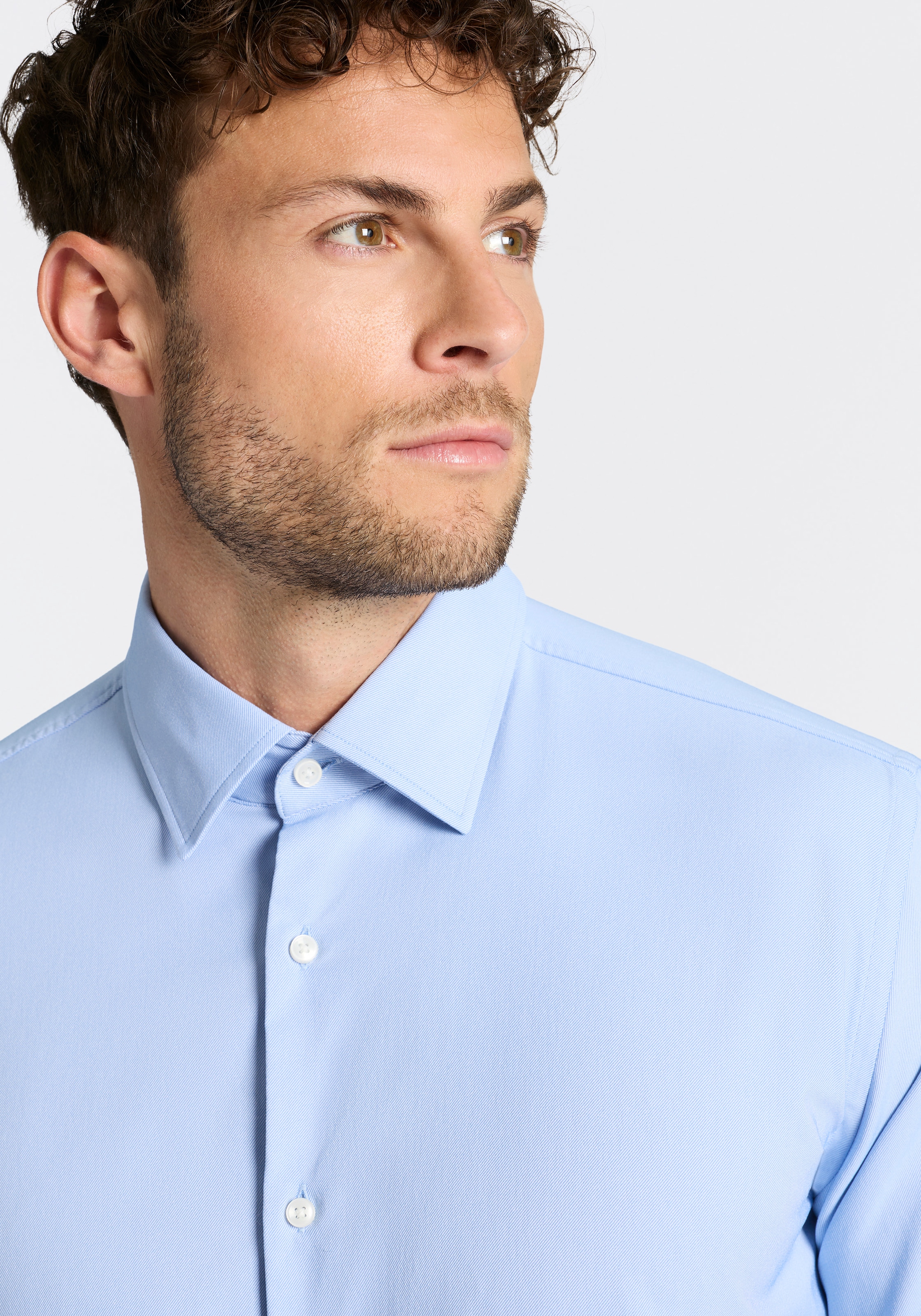 BOSS Businesshemd Slim-Fit, aus funktionalem Stretch-Twill, Kentkragen