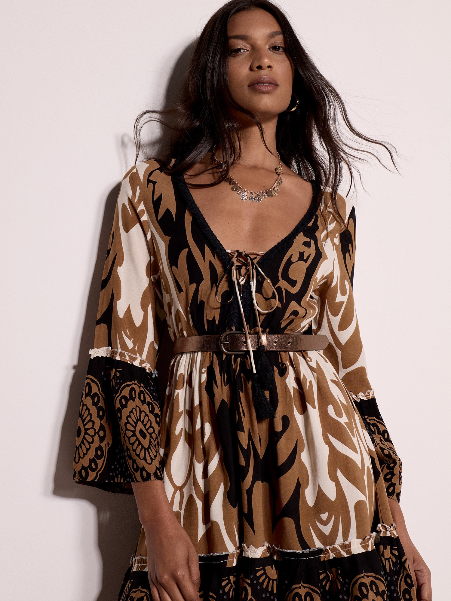 Apricot Minikleid »Apricot Minikleid mit Paisley-Muster und Glockenärmeln«