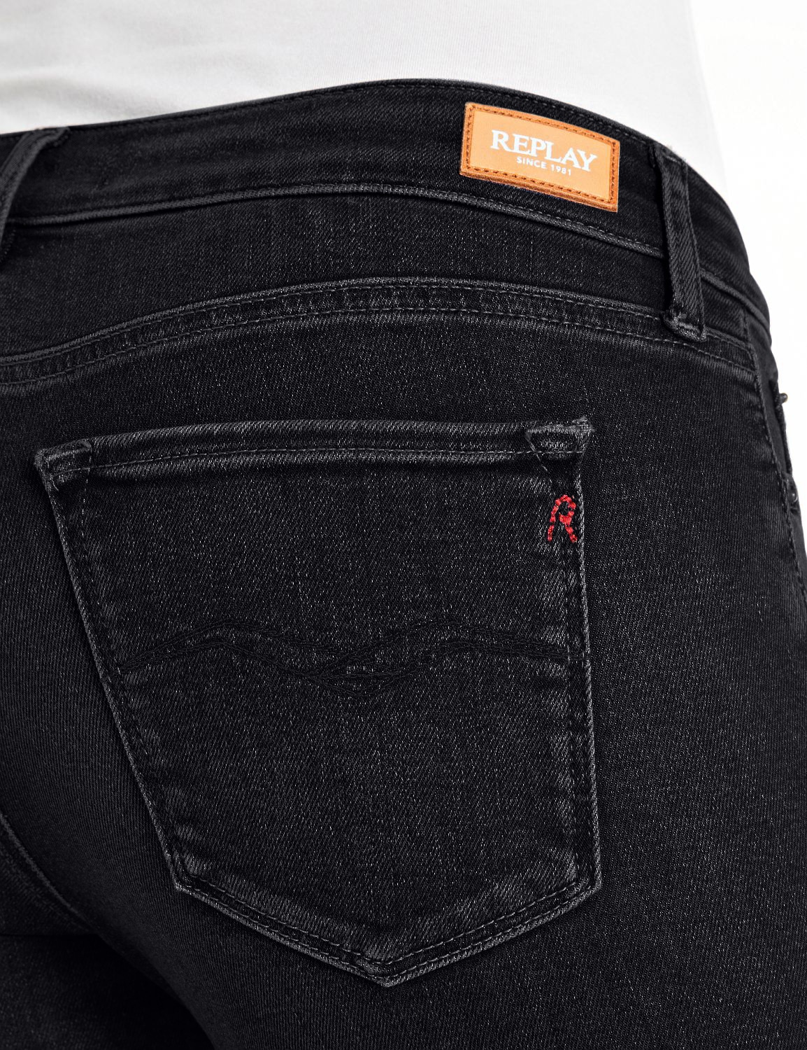 Replay Bootcut-Jeans »NEW LUZ« mit gesticktem R an der Gesäßtasche