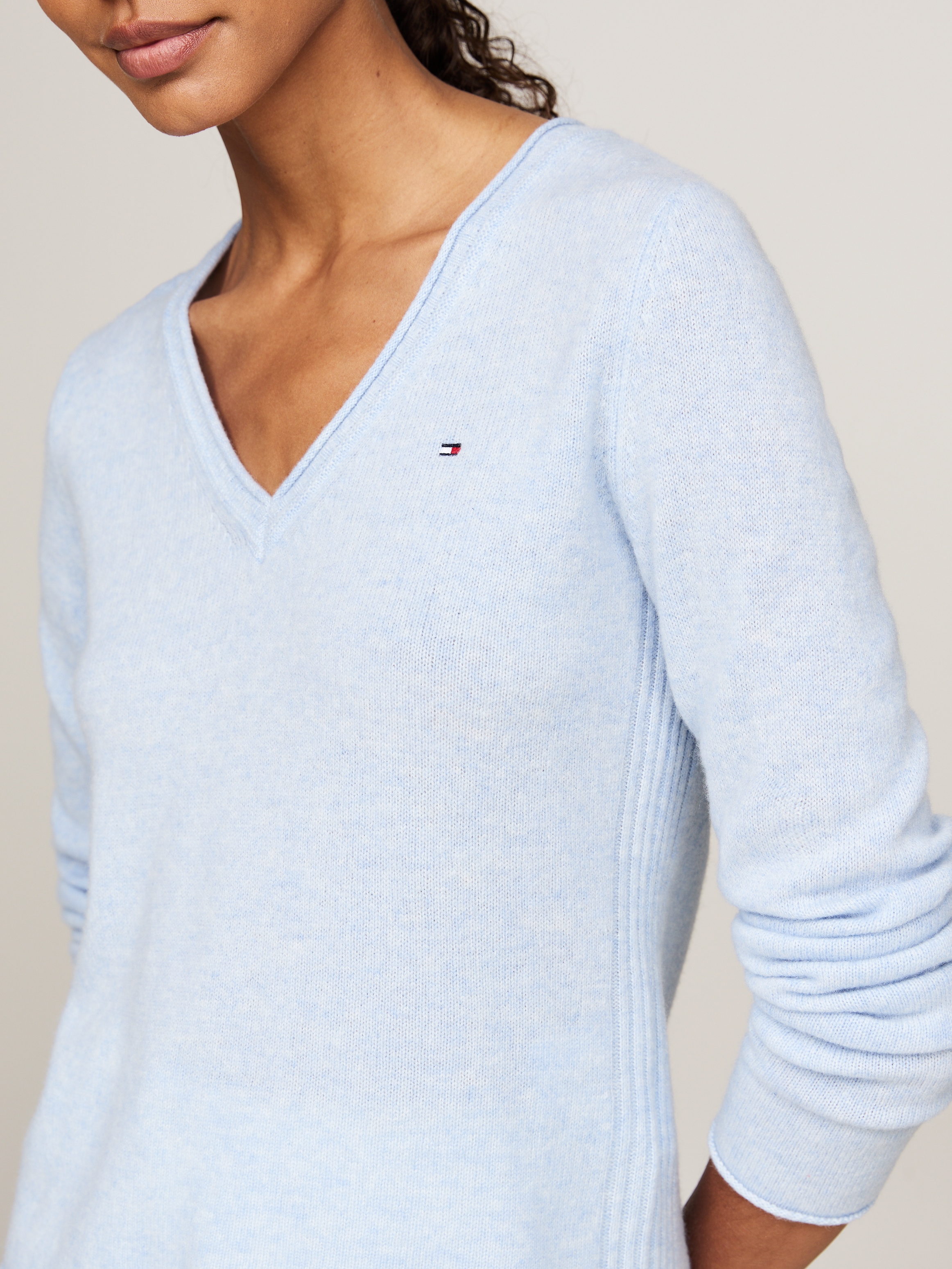 Tommy Hilfiger Strickpullover »SOFT WOOL V-NK SWEATER«, mit V-Ausschnitt aus 100% Wolle