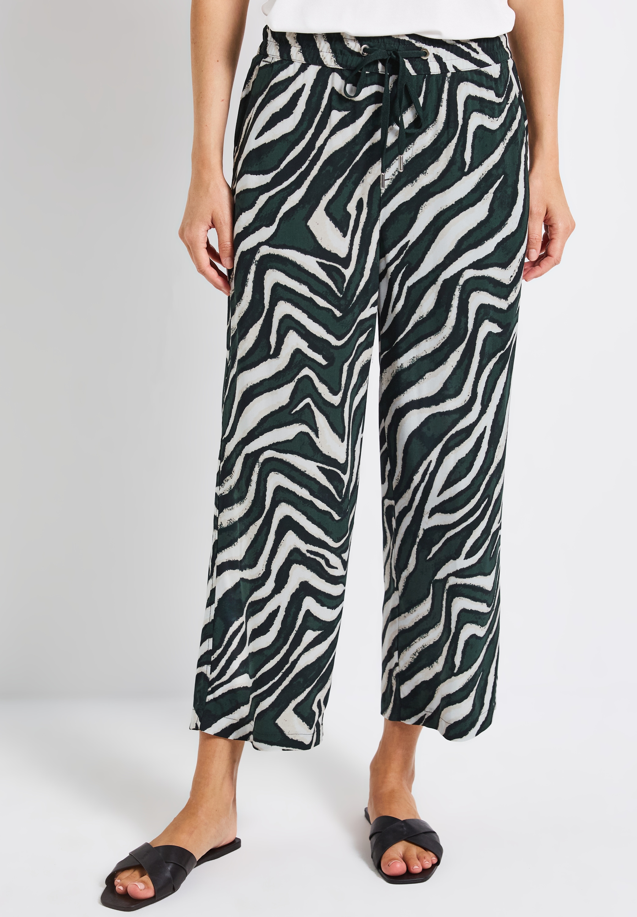 STREET ONE Stoffhose »Style Emee«, Sommerhose mit elastischem Bund und Tunnelzug, mit grafischem Muster