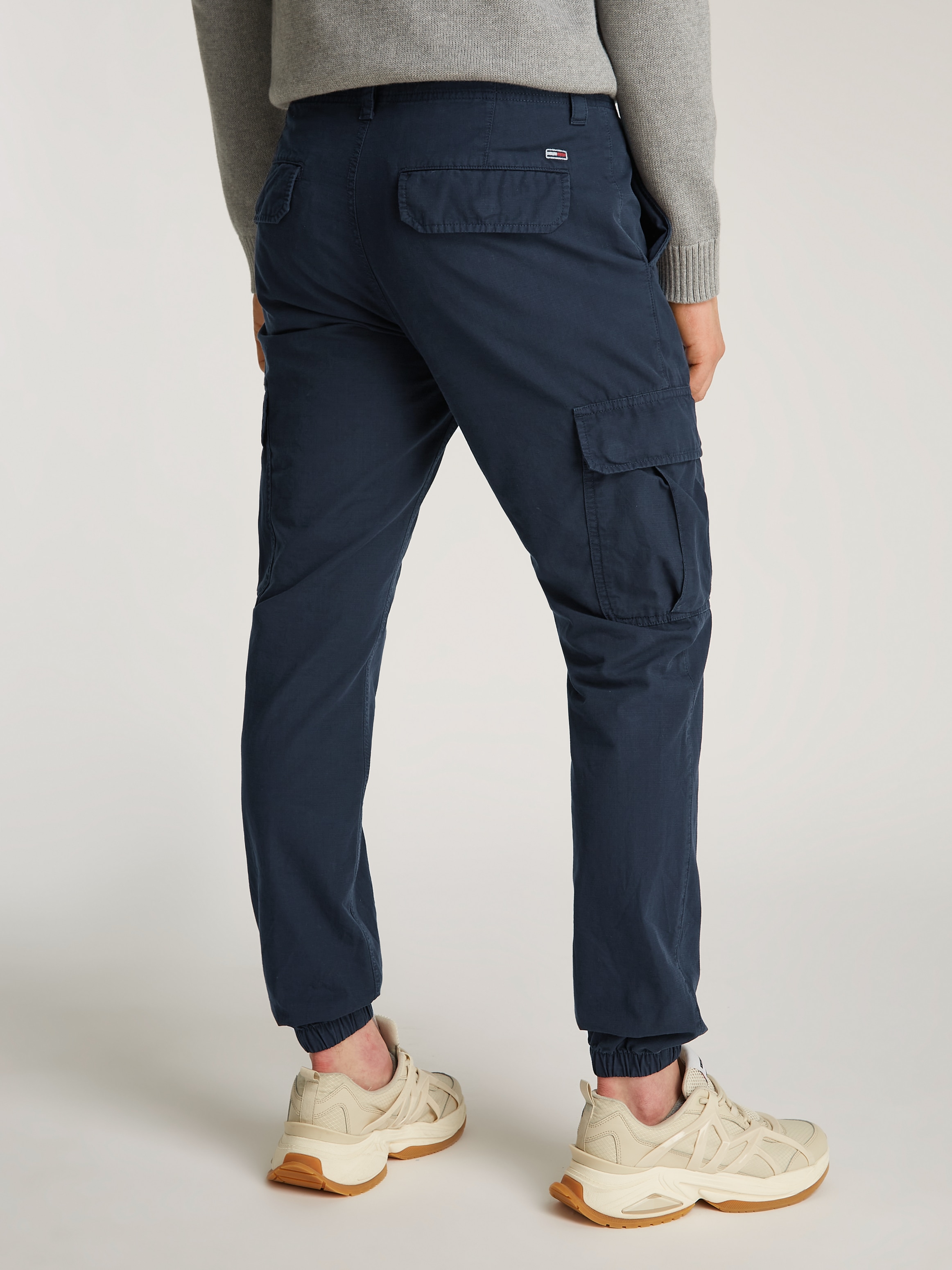 Tommy Jeans Cargohose »TJM RYAN CARGO«, mit Logostickerei