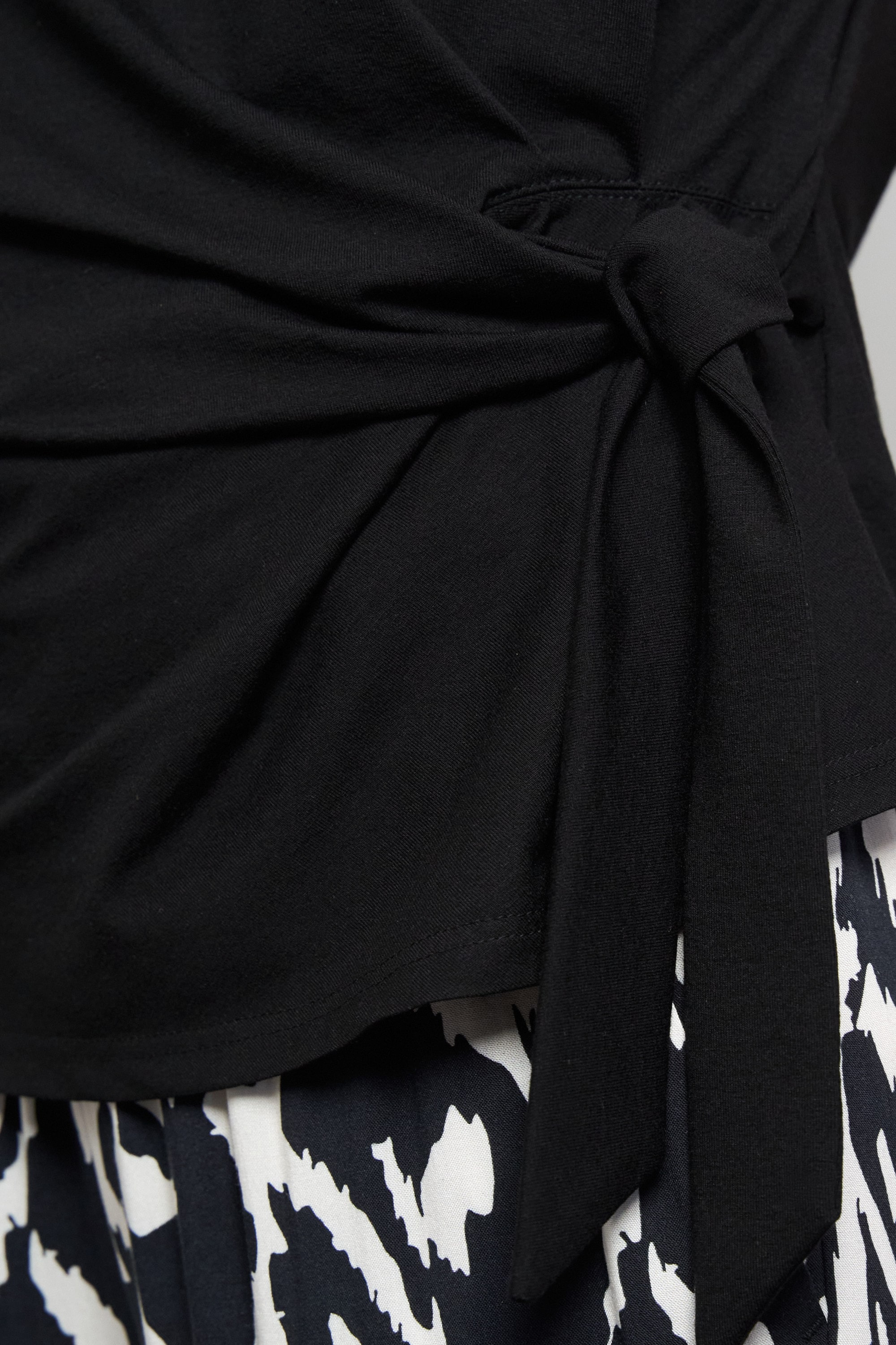 Seidel Moden Kurzarmshirt Rundhals-Shirt mit Knoten-Detail an der Seite - MADE IN GERMANY
