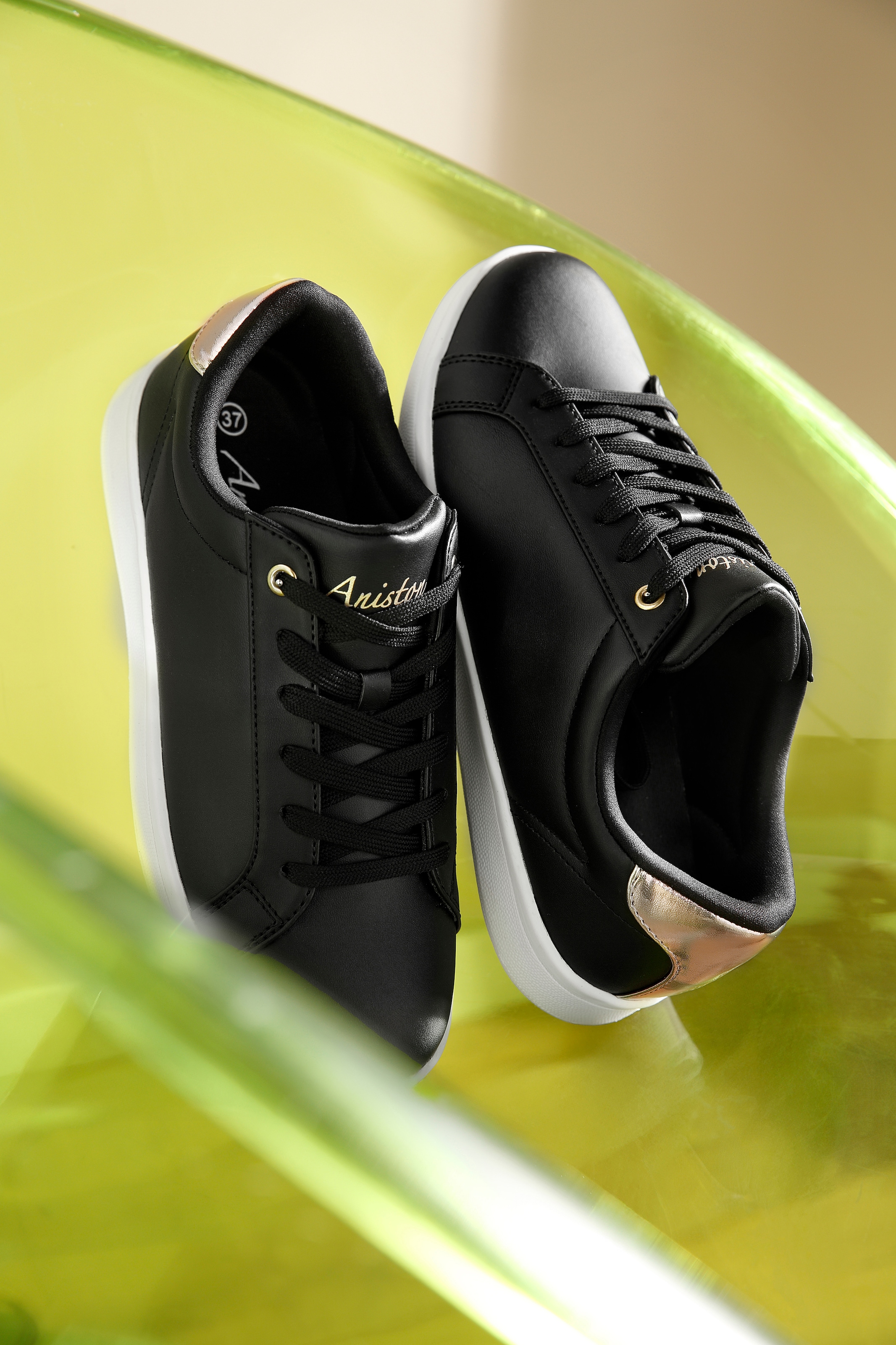 Aniston SHOES Sneaker  Schnürschuh, Freizeitschuh mit Metallic-Akzent - NEUE KOLLEKTION