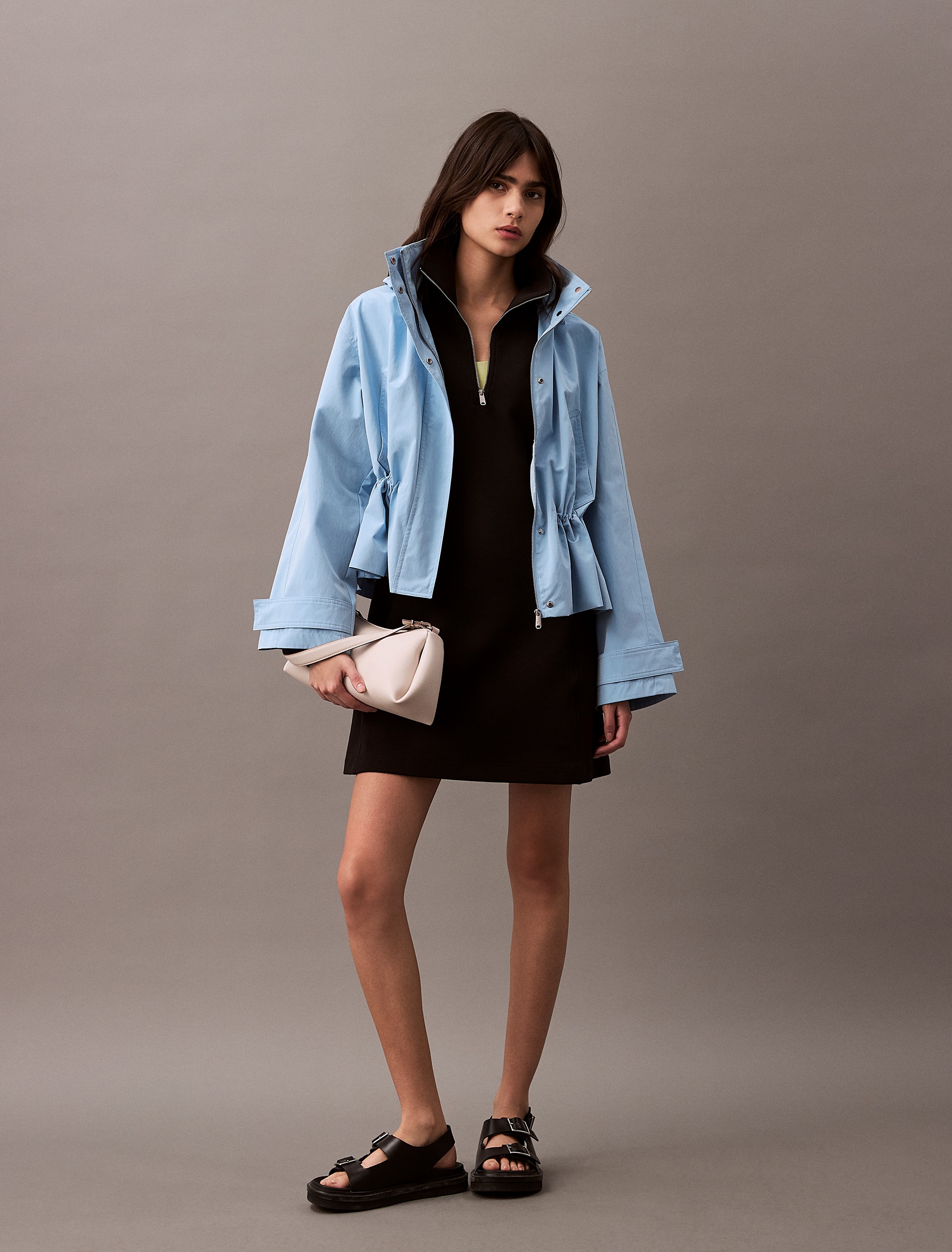 Calvin Klein Jeans Jerseykleid Kragen mit Reißverschluss, eng anliegendes, ausgestelltes Design