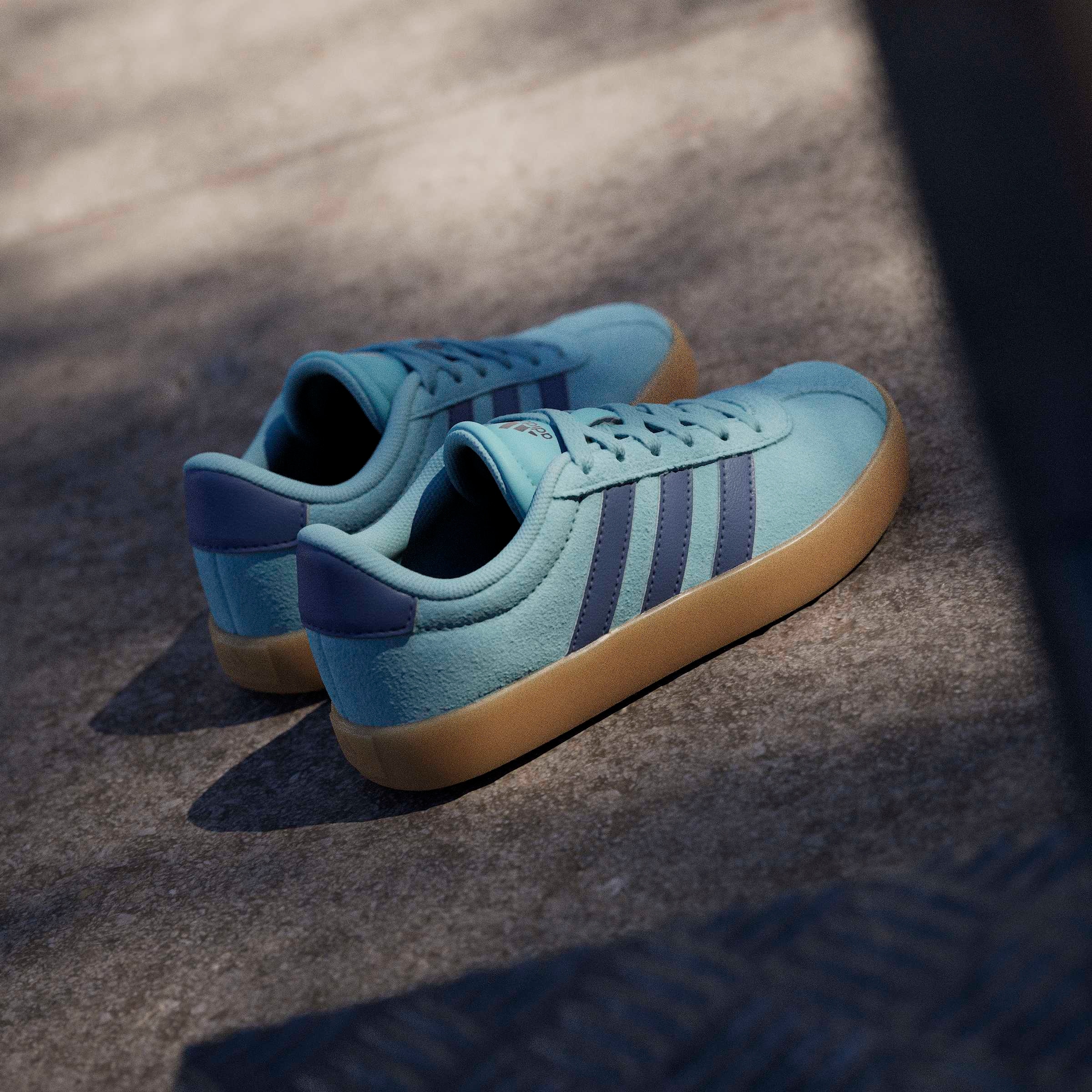 adidas Sportswear Sneaker »VL COURT 3.0«  inspiriert vom Design des adidas samba, für Kinder & Jugendliche