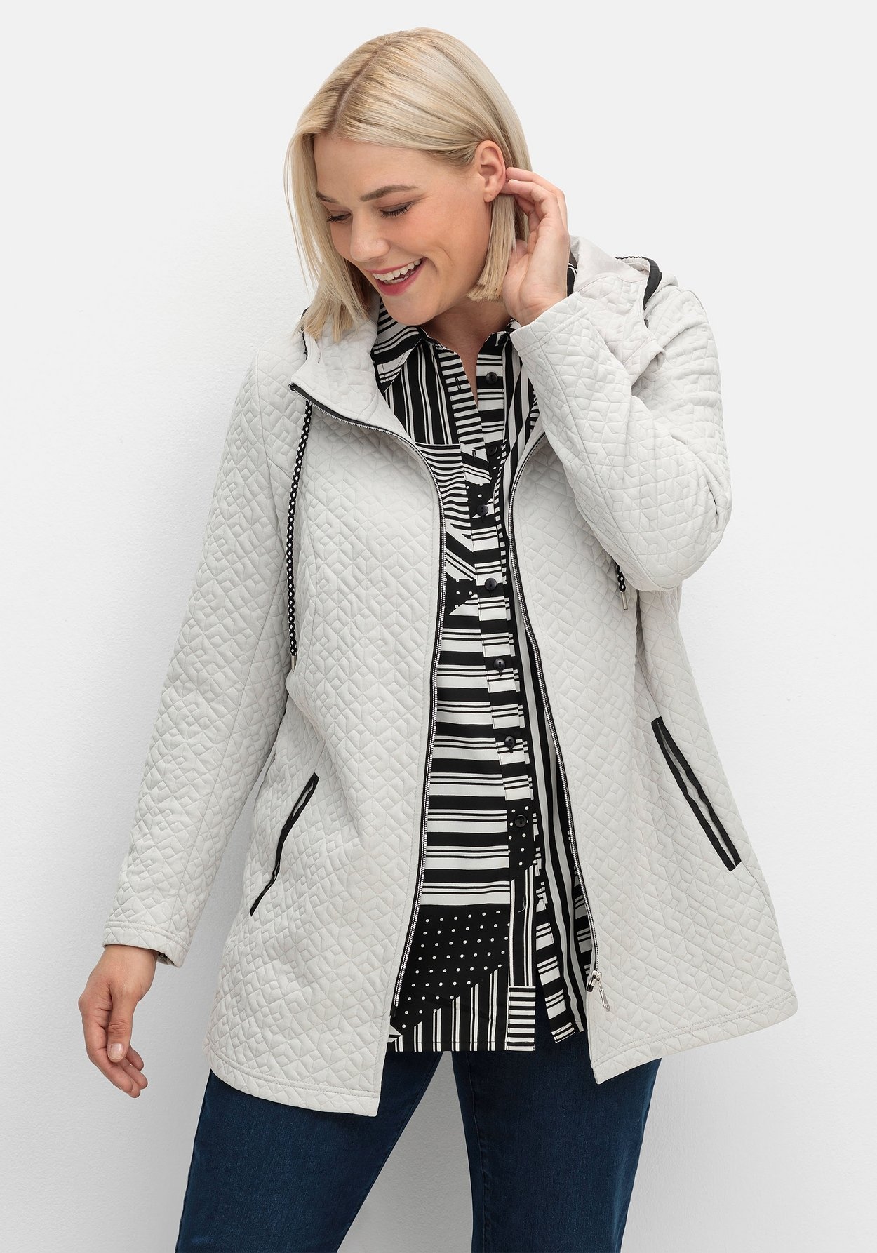 Kapuzensweatjacke »Kapuzen-Sweatjacke in gesteppter Jacquard-Qualität«, in gesteppter...