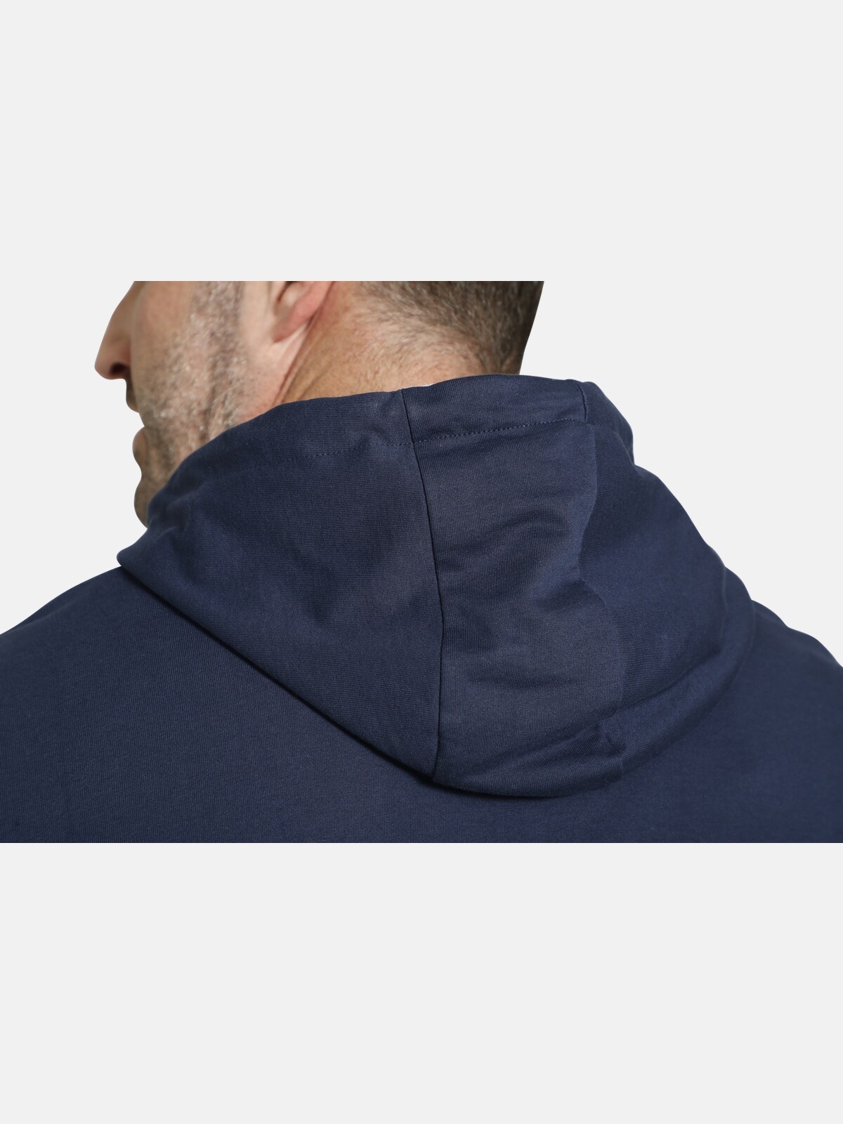 Charles Colby Kapuzensweatshirt »Sweatshirt EARL COLUM«, (1 tlg.), +Fit Kollektion Kontrastkapuze