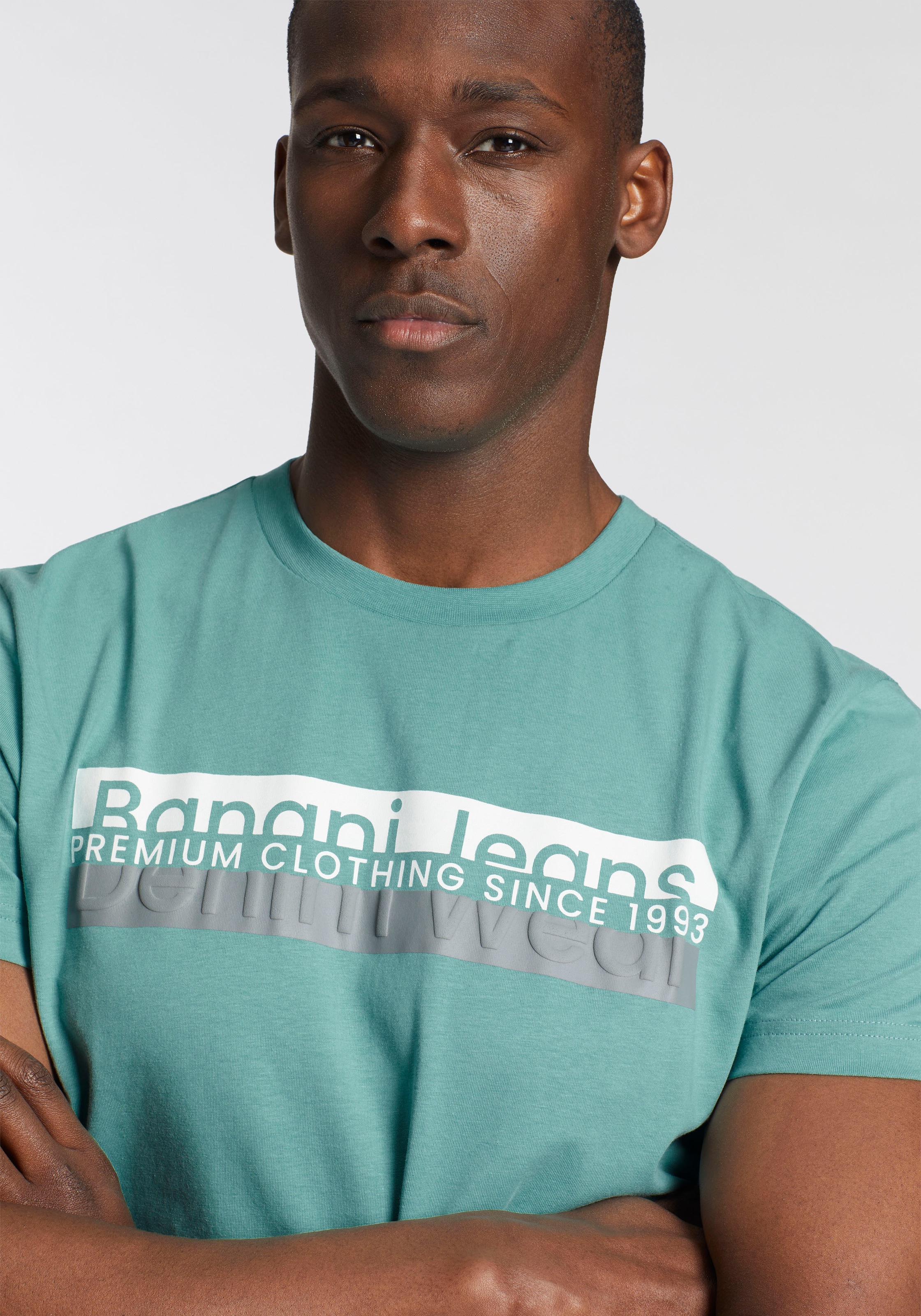 Bruno Banani T-Shirt, mit modischem Frontprint