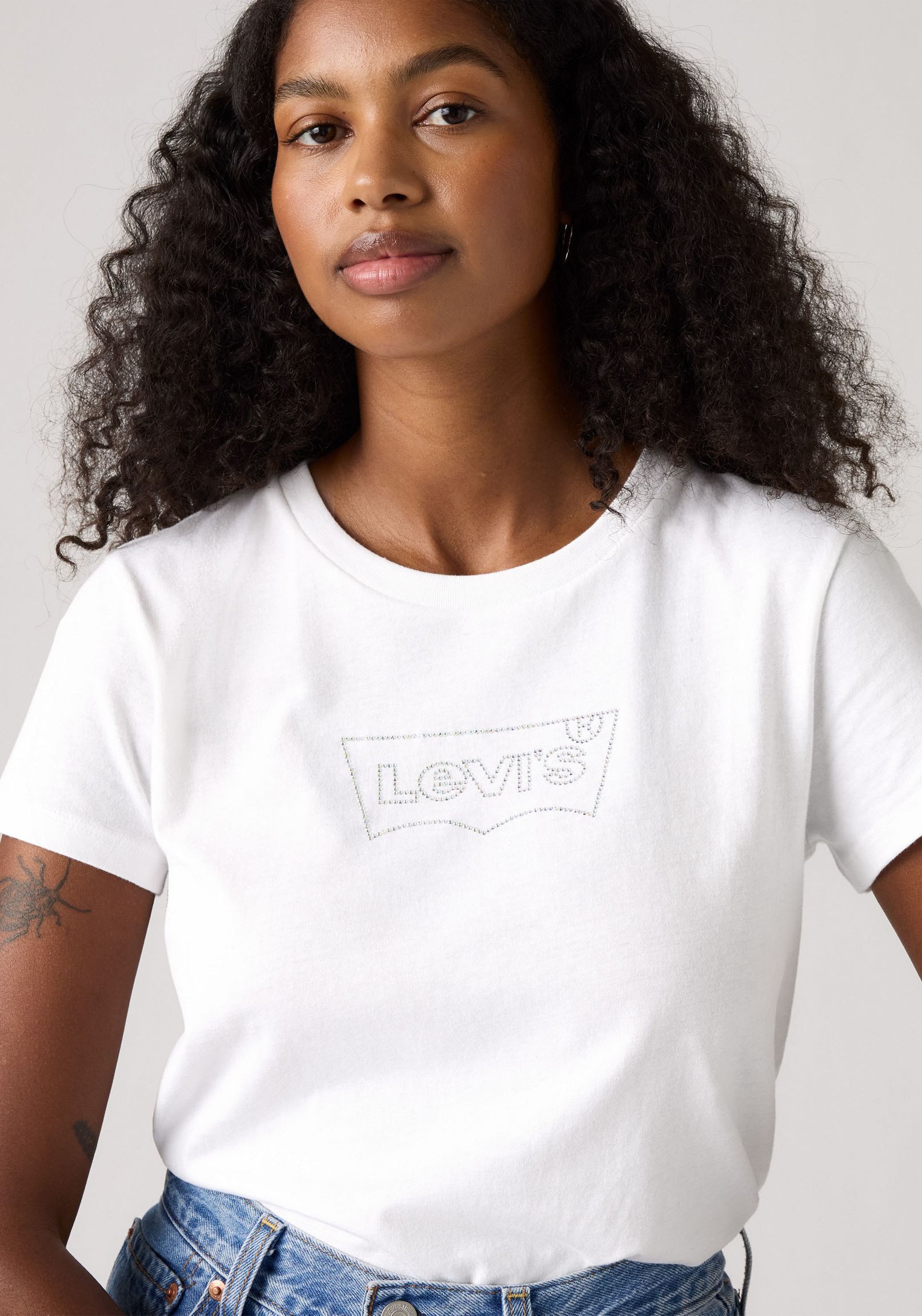 Levi's® Rundhalsshirt »THE PERFECT TEE«, mit Logo im Metallic-Holo Print