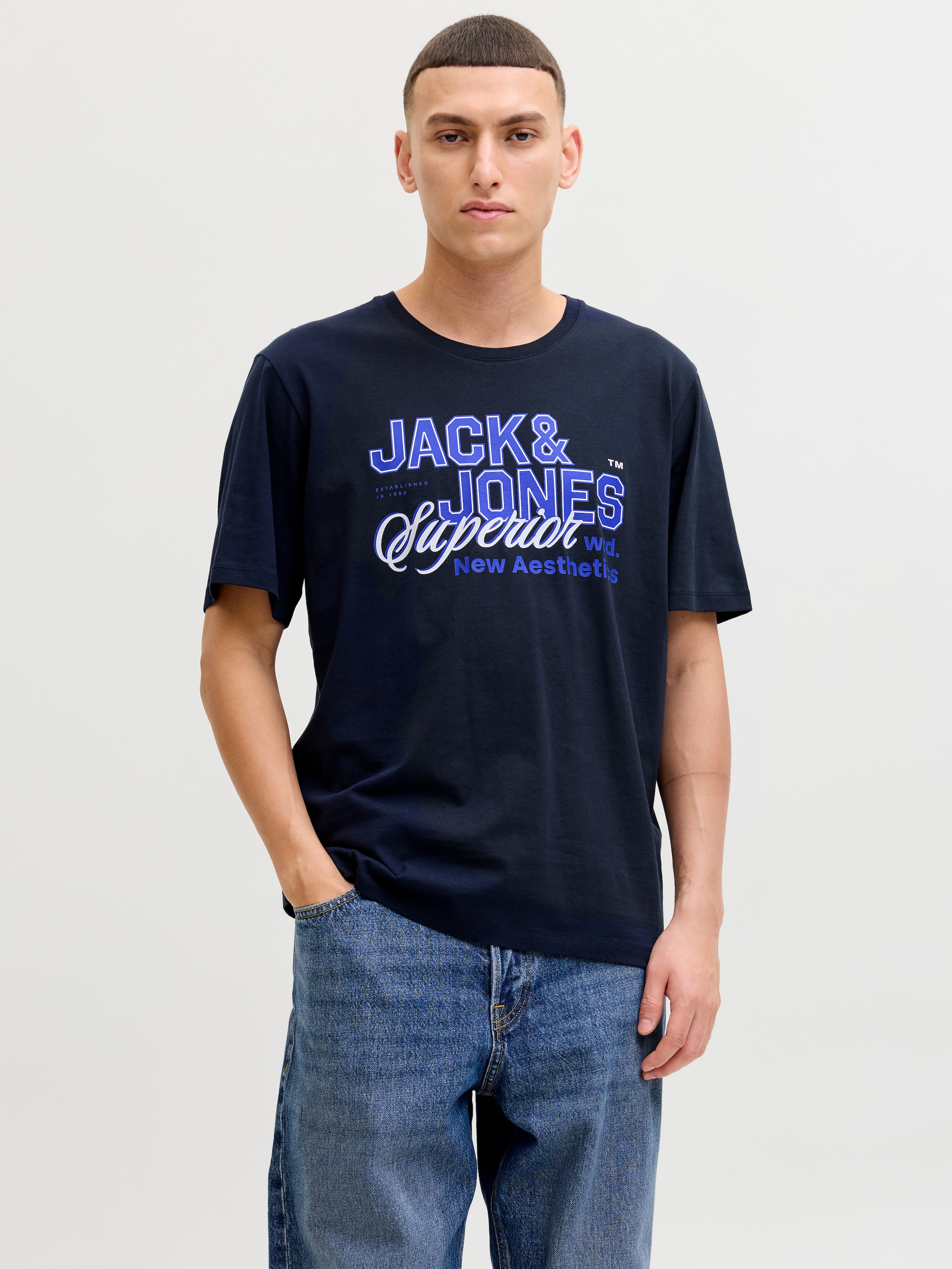 Jack & Jones Rundhalsshirt »JJELOGO TEE SS O-NECK 2 COL SS26 SN« mit Grafikprint
