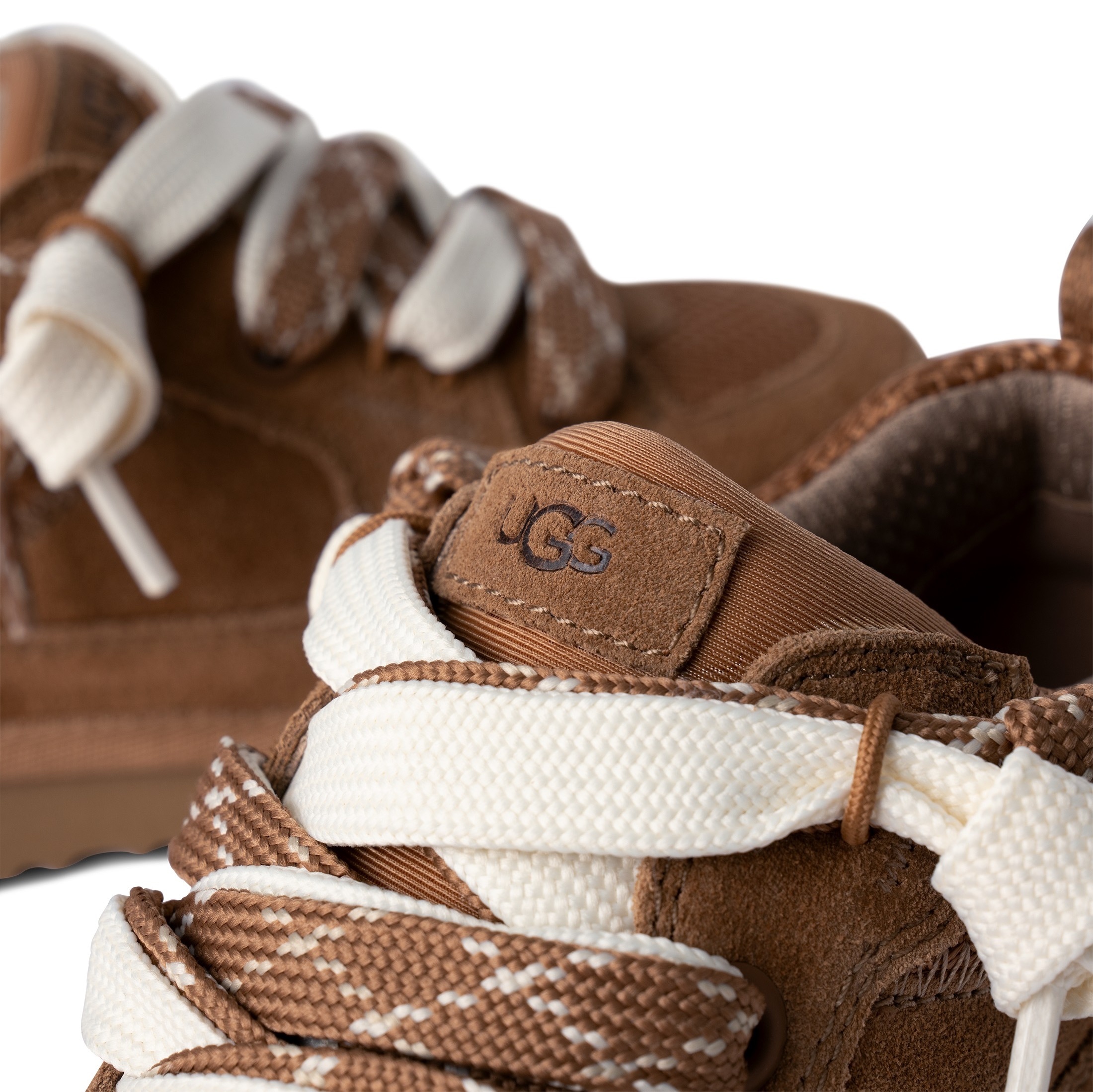 UGG Sneaker »LO LOWMEL«  Freizeitschuh, Halbschuh, Schnürschuh mit Ziernähten