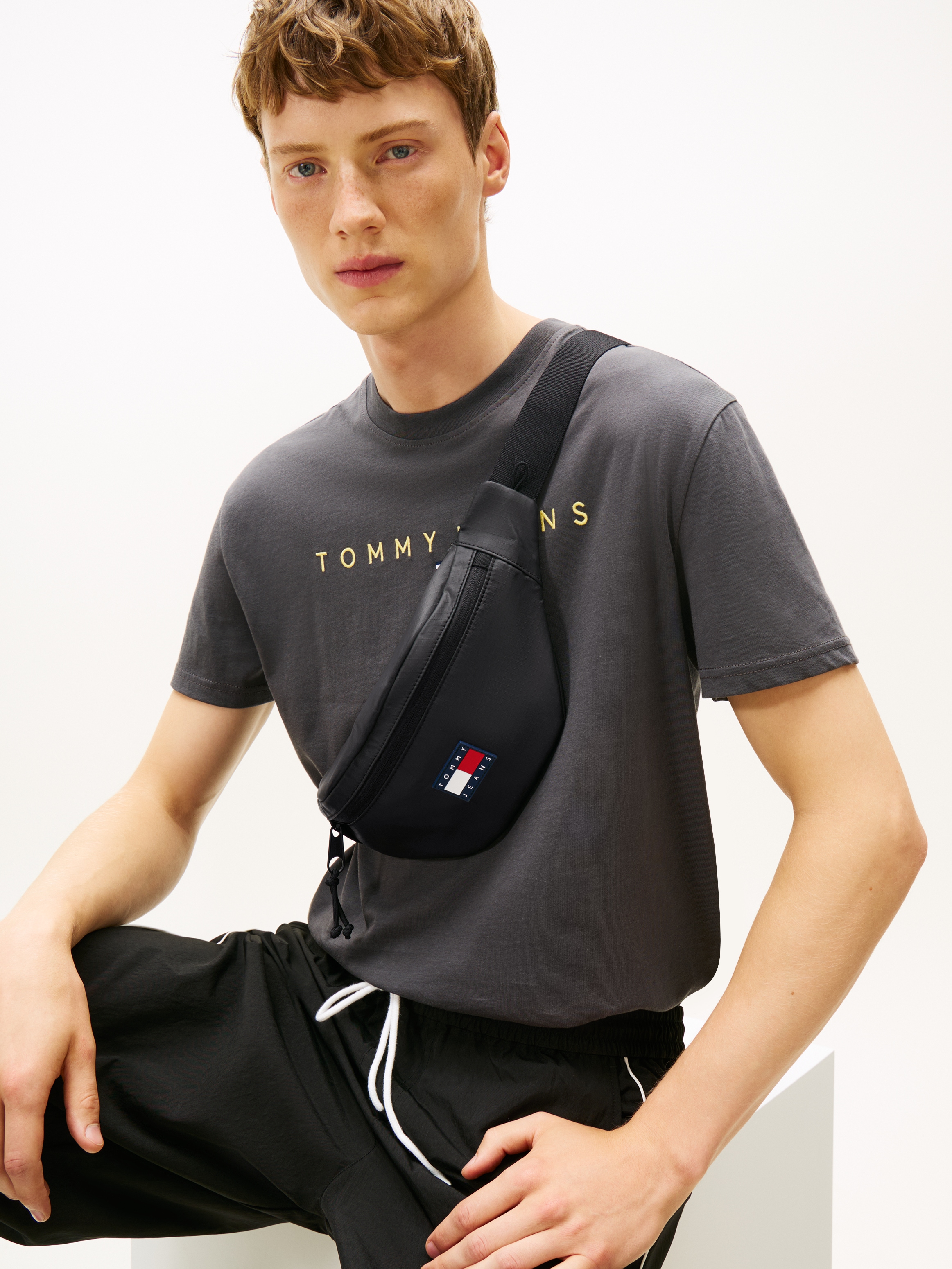 Tommy Jeans Gürteltasche »TJM DAILY TECH BUMBAG« , Unisex Bauchtasche, Crossbody-Bag, auch als Schultertasche tragbar