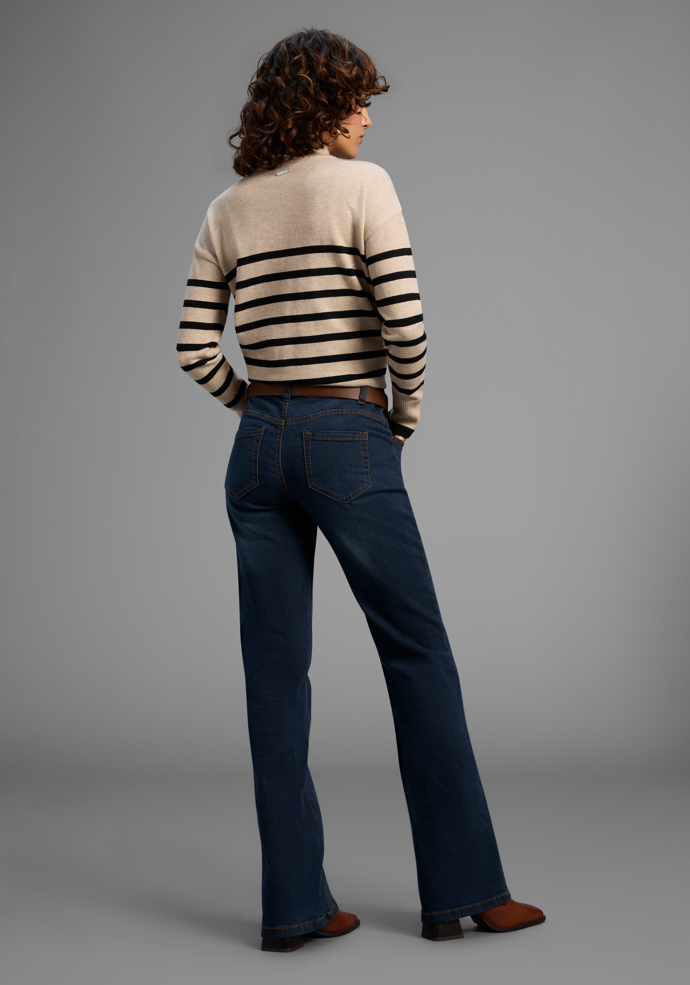 Arizona Bootcut-Jeans »Bund mit seitlichem Gummizugeinsatz«, hohe Leibhöhe, Bootcut, mit Stretch, klassischer 5-Pocket-Style
