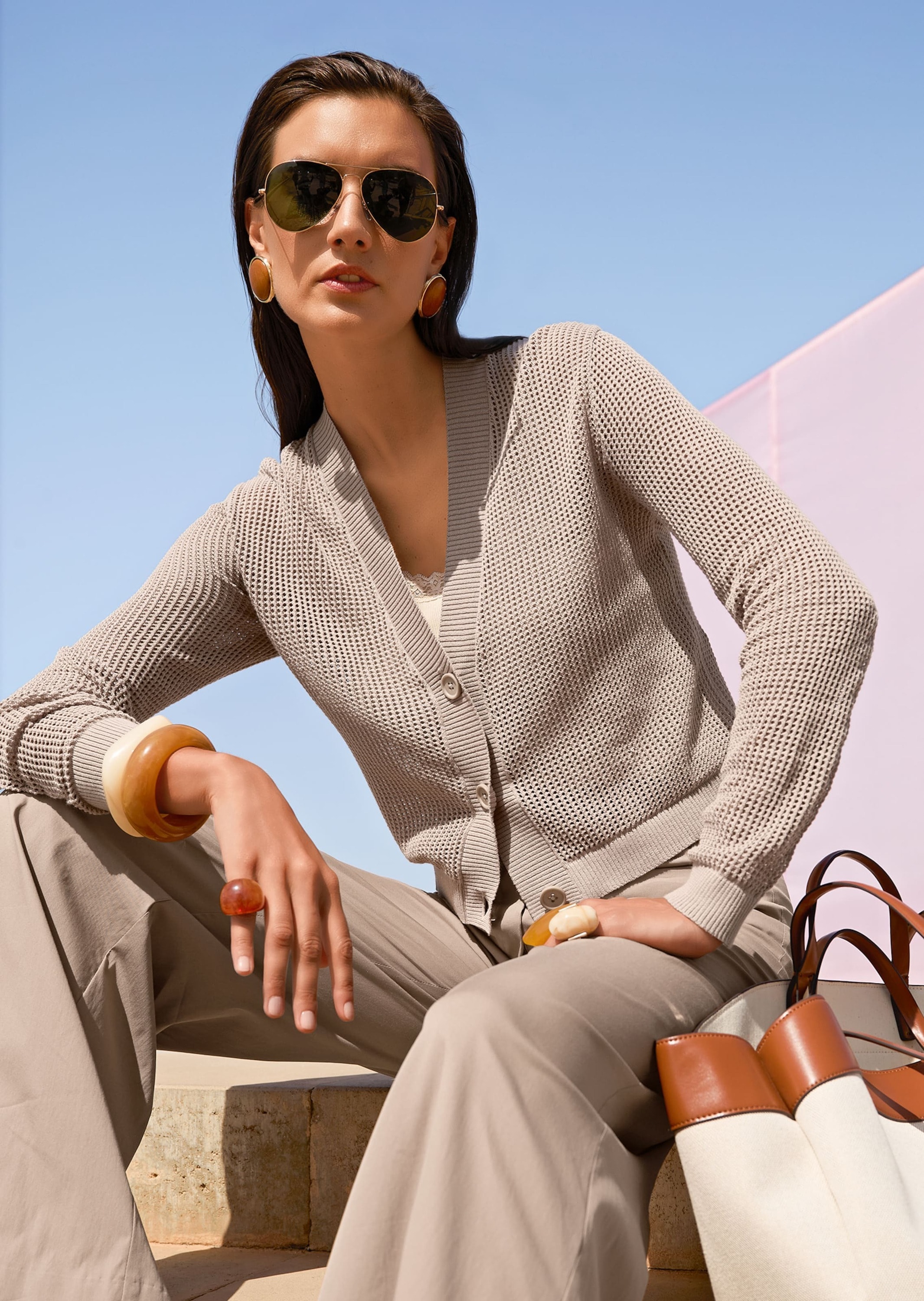 MADELEINE Strickjacke »Strickjacke Kurze Ajour-Strickjacke mit Knöpfen«