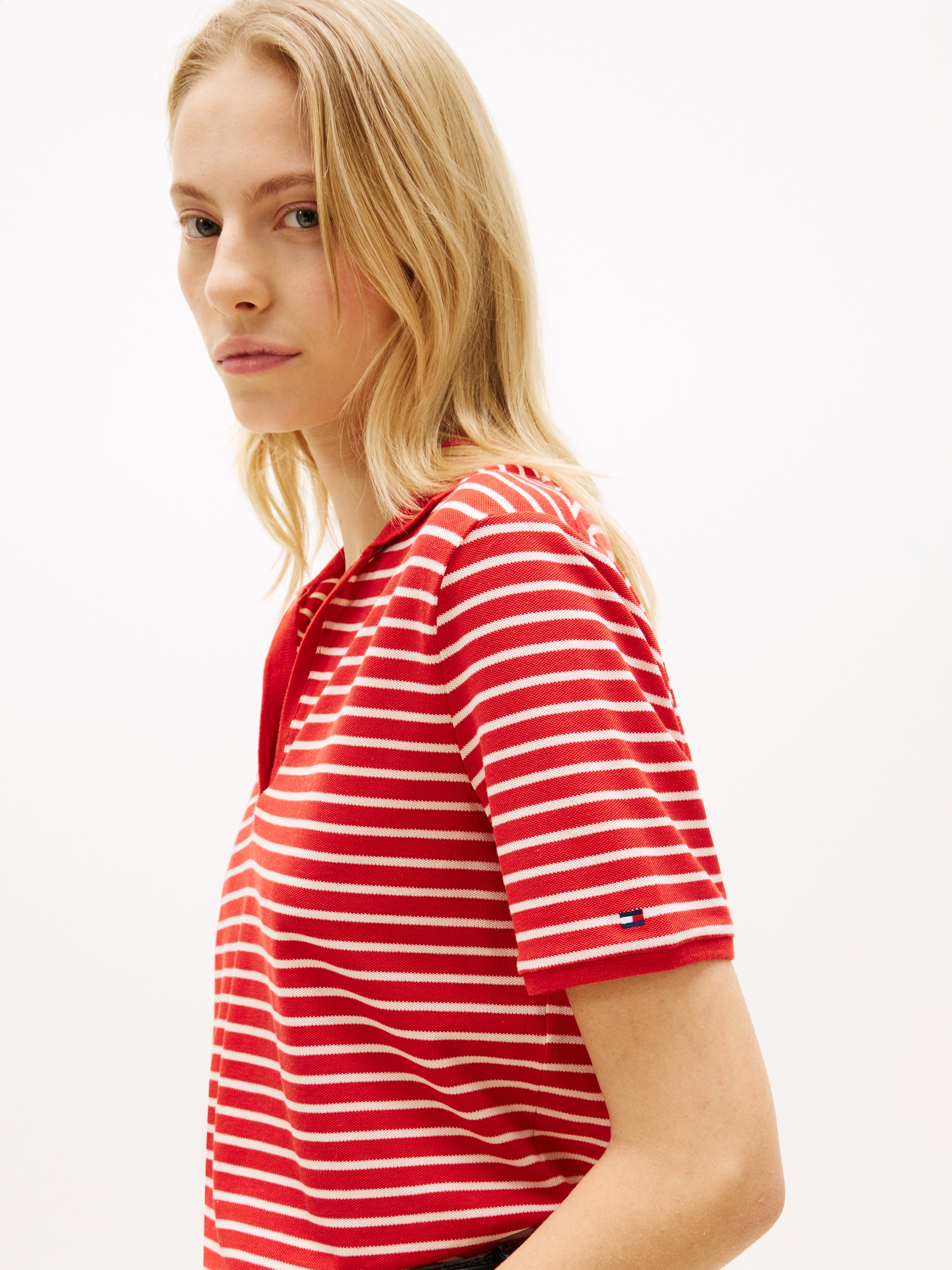 Tommy Hilfiger Poloshirt »LYOCELL PIQUE OPEN-NK SS POLO« mit kleinem Logo-Stick