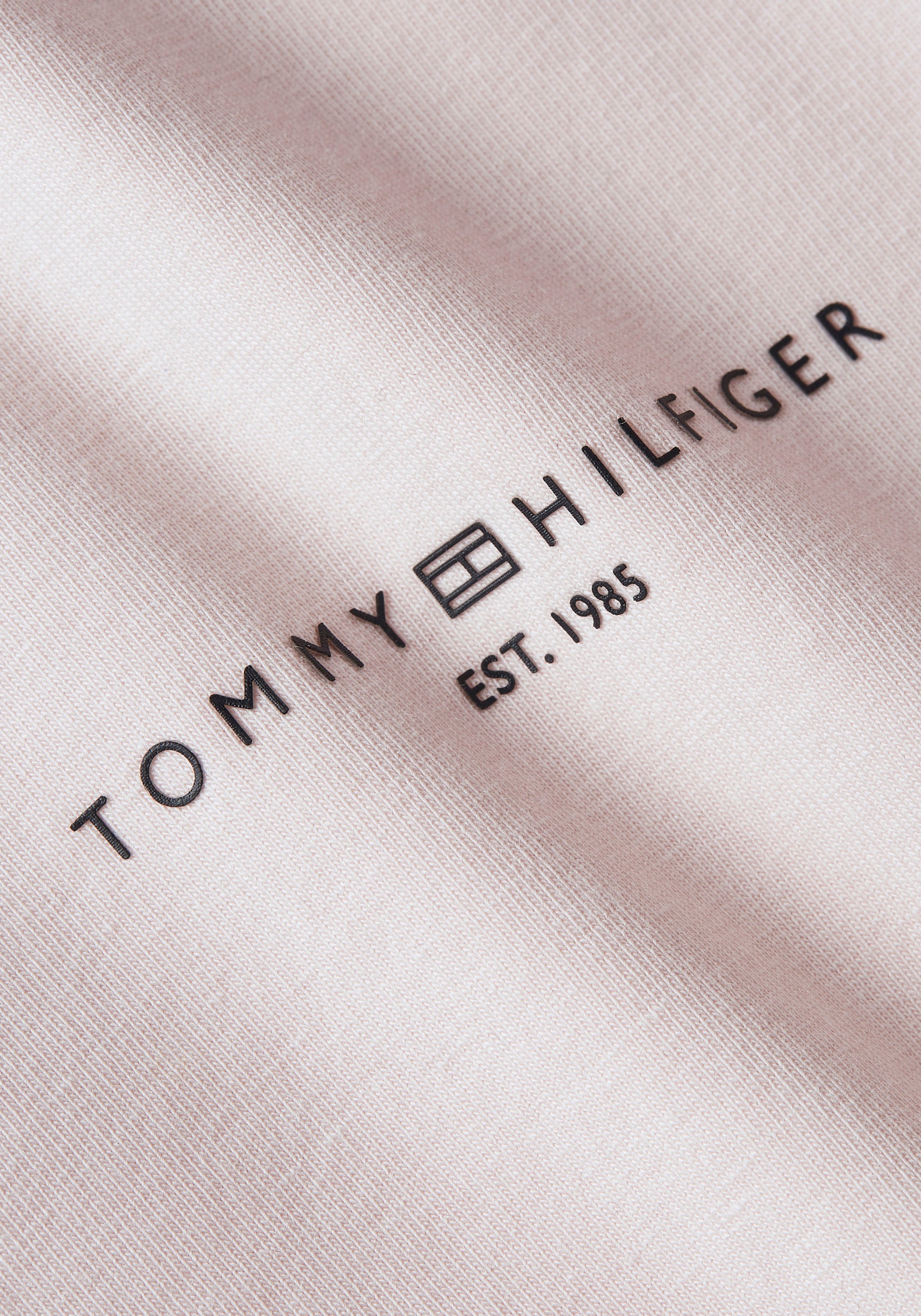 Tommy Hilfiger Langarmshirt »1985 REG MINI CORP LOGO C-NK LS«, mit Logo-Schriftzug auf der Brust